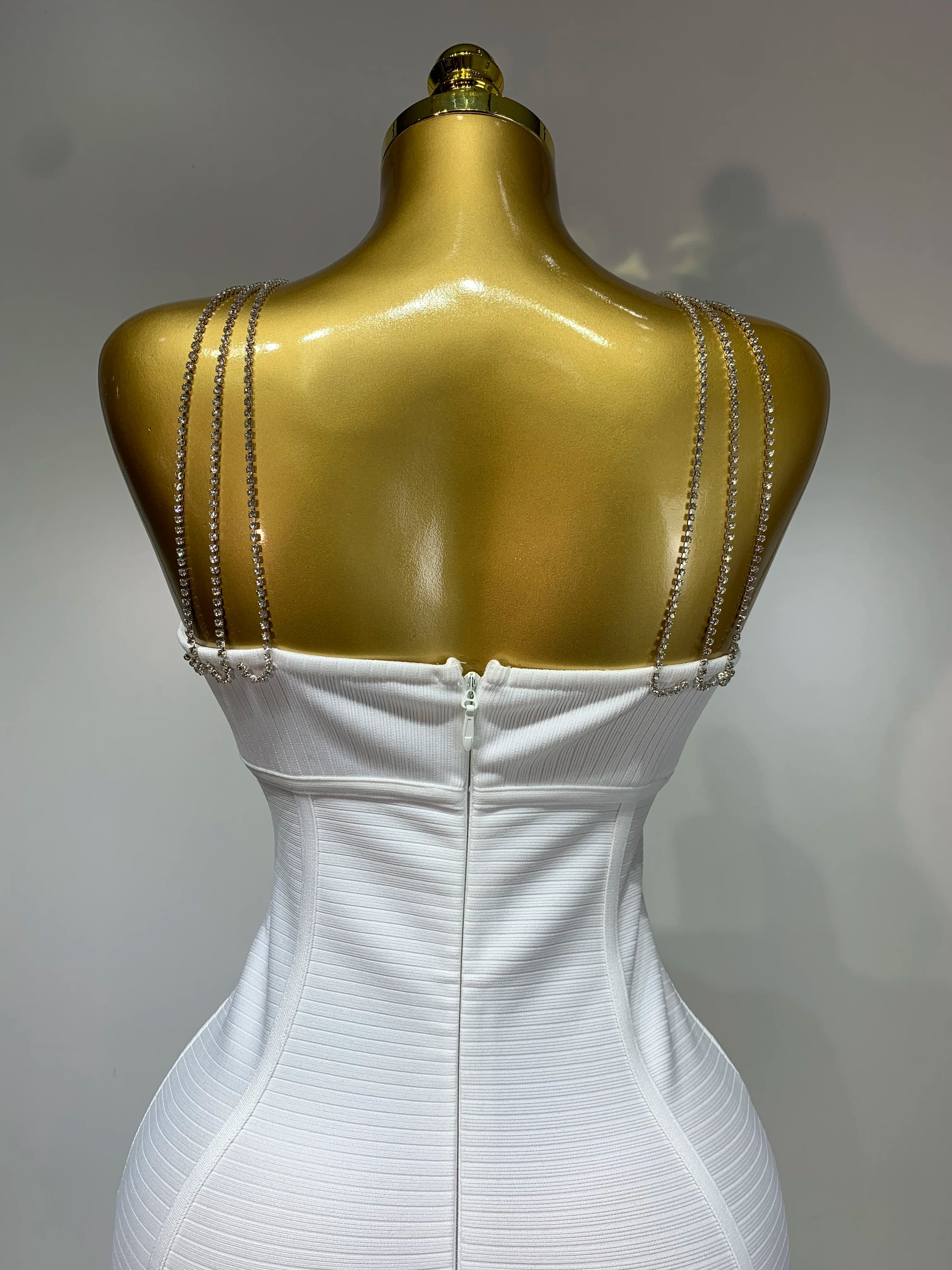 Sexy Sling Backless Crystal Diamonds Chain Bodycon Bandage Dress 2025 White Elegant Evening Club Luxury Birthday Party Dresses