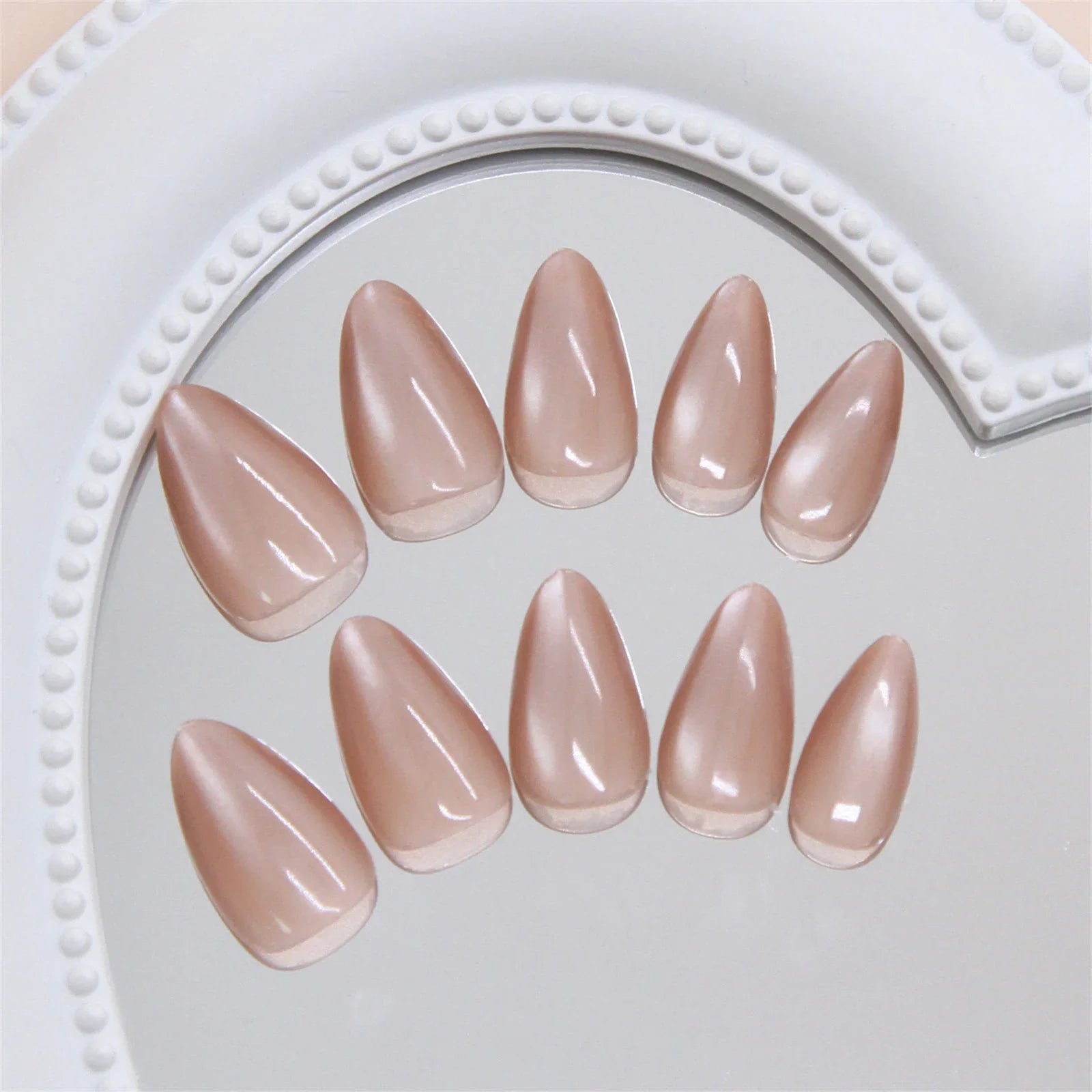 30Pcs Short Almond Fake Nails Glossy Nude Color Press On Nails Sweet Girls Daily Charm Manicure Retro Fashion False Nails Art