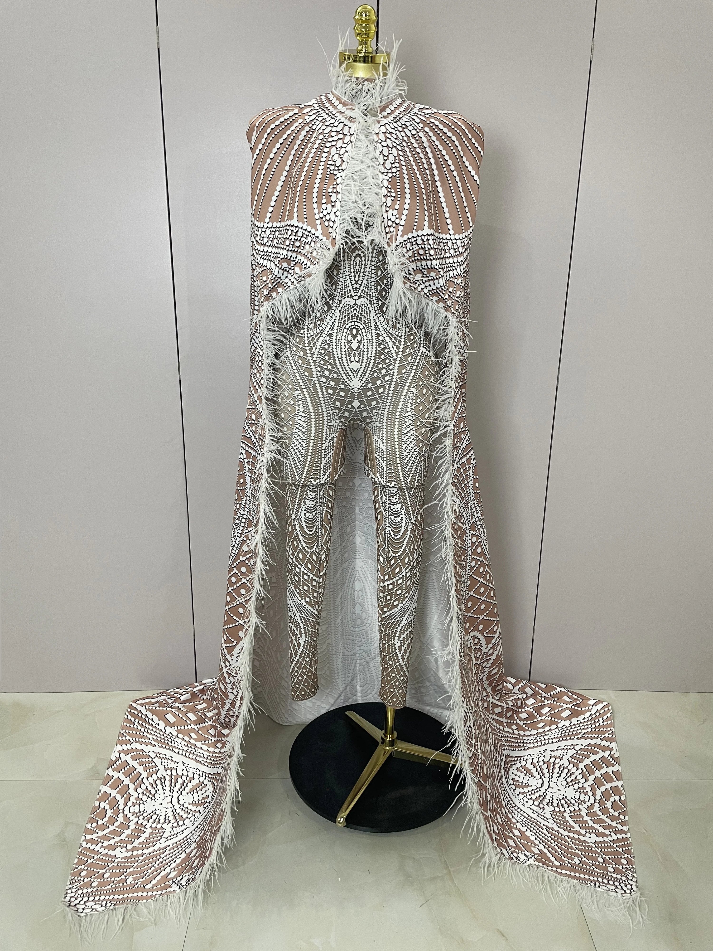2025Luxury Feathers Cloak White Printing Sexy Sheath Jumpsuit Women Evening Party Bar Nightclub Singer Stage Performance Costume