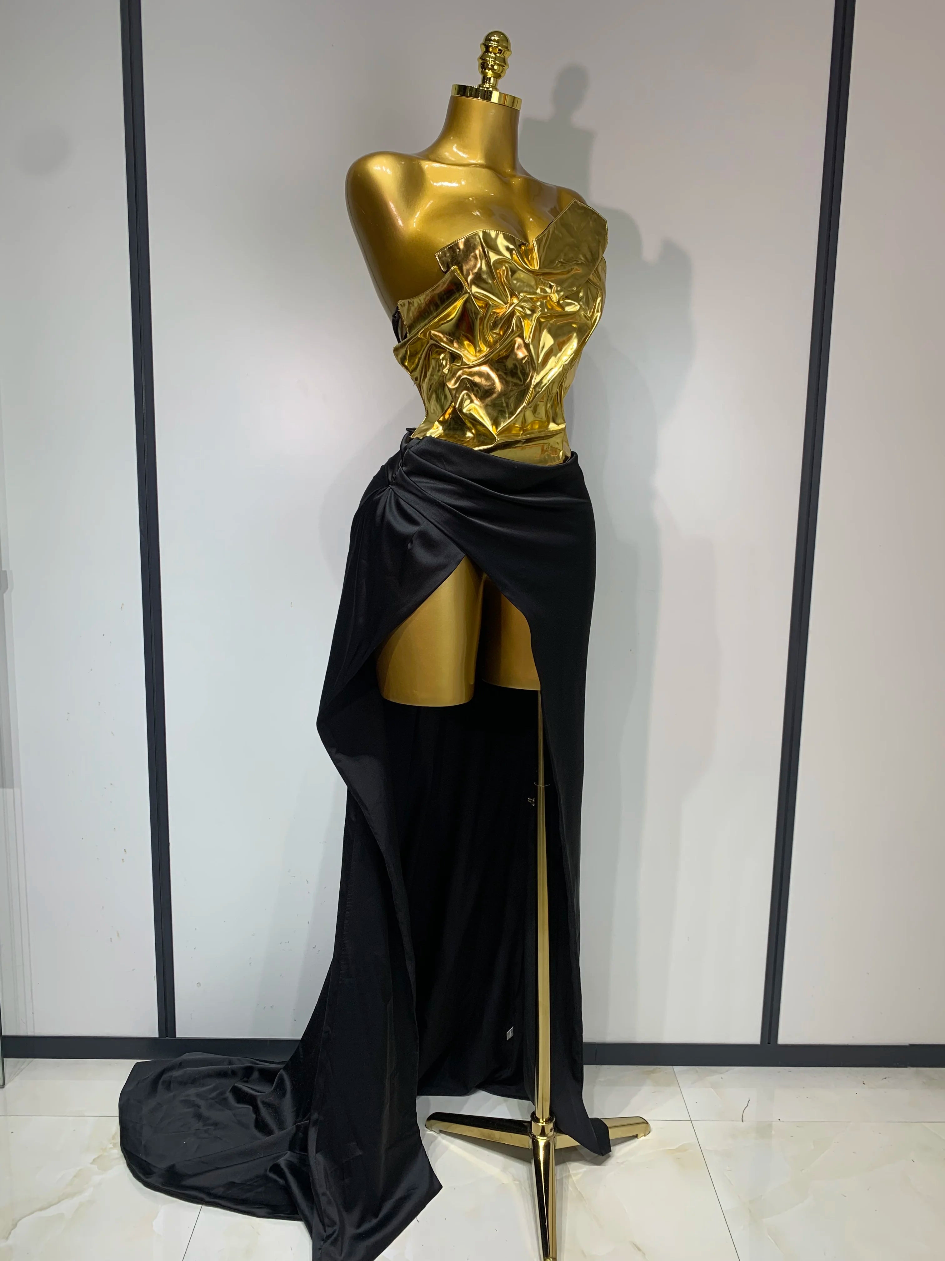 2025 Arrival Women Gold Color Sexy Laced-up Tops 2 Pieces Set Long Dress Celebrate Evening Party Celebrity Elegant Dress