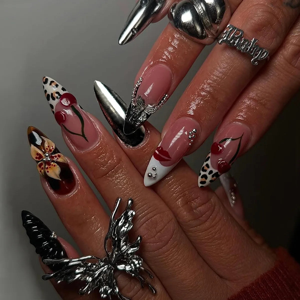 24pcs Leopard Print French False Nails Sets Golden Pearl Long Almond Press on Nails Wearable Glitter Rhinestone Design Fake Nail