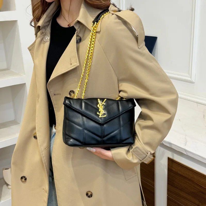 Luxury style chain strap crossbody bag, high-quality small square bag, women's party commuting fashionable shoulder bag