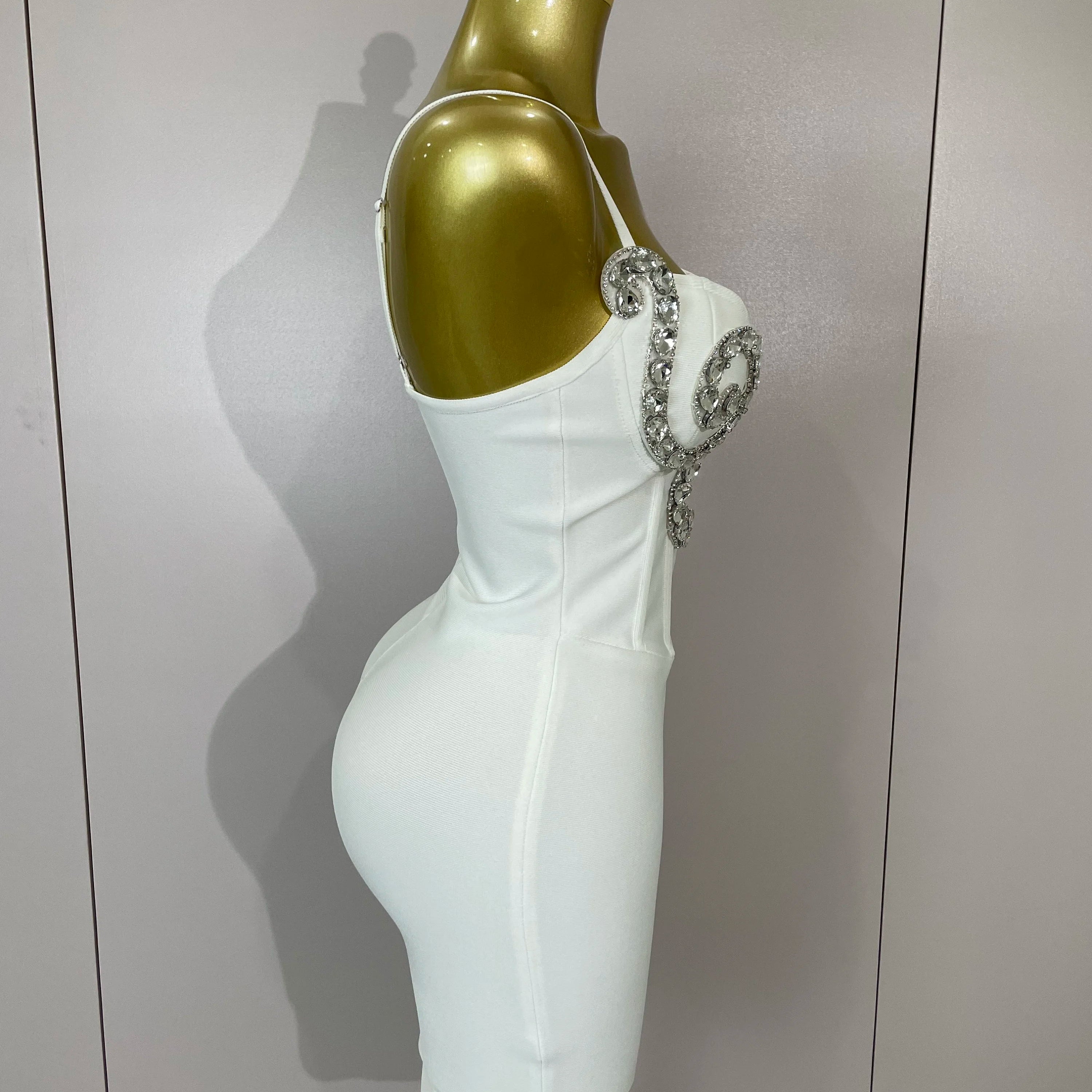 Sexy White Spaghetti Strap V Neck Crystal Sleeveless Bandage Dress Women Elegant Evening Party Cocktail Luxury Birthday Gowns