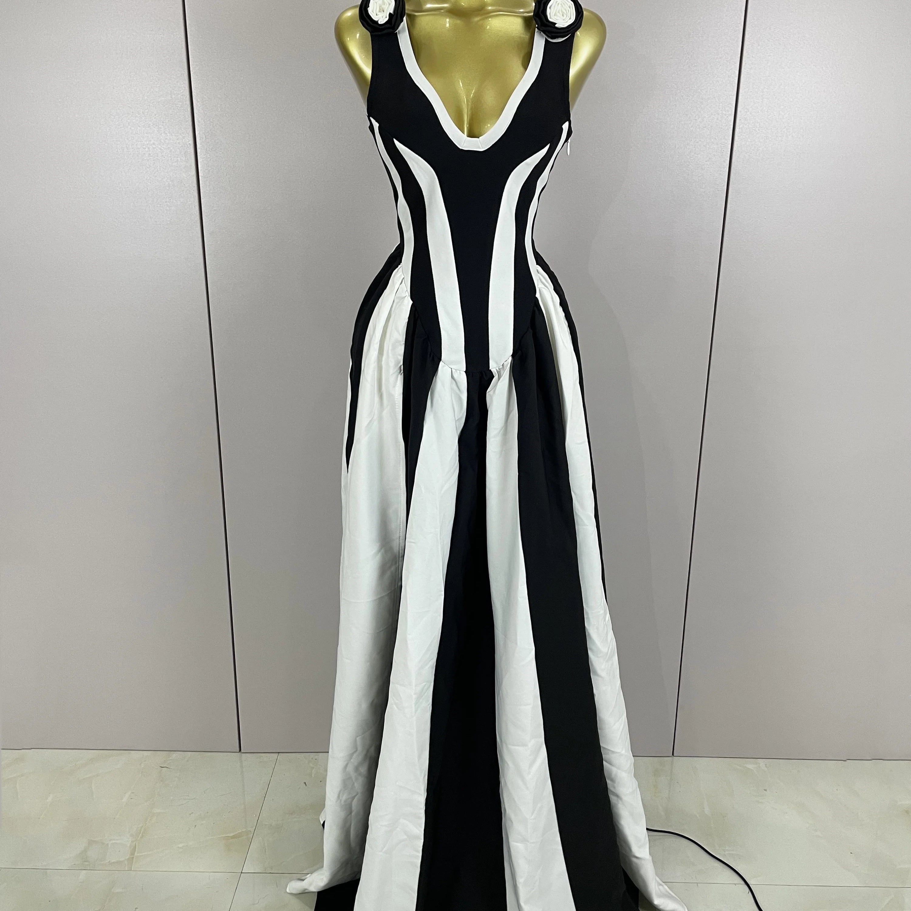 Sexy Black White Flower Stripe High fork Sleeveless Bandage Long Dress 2025 New Women Vacation Party Elegangt Party Club Dresses