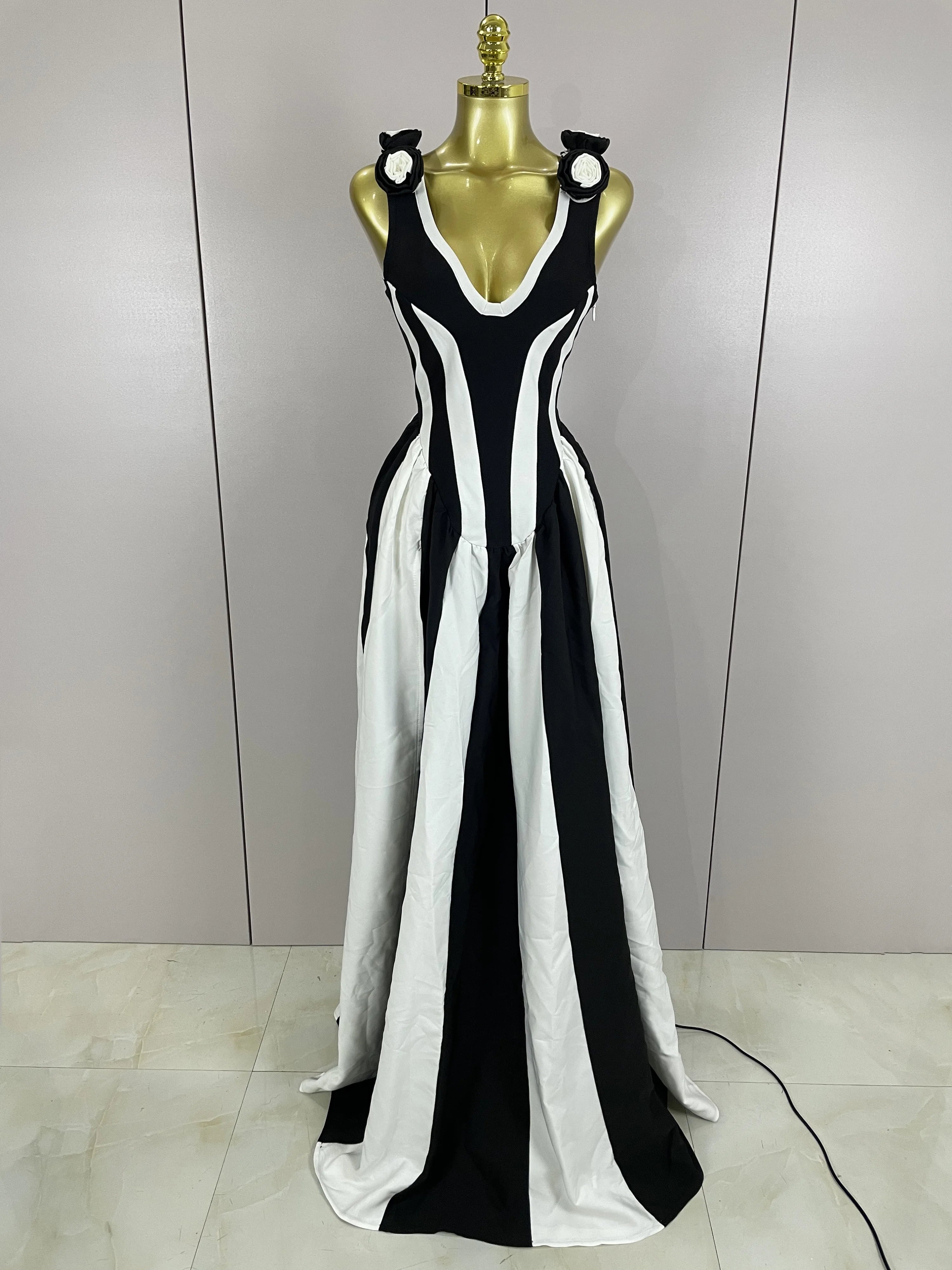Sexy Black White Flower Stripe High fork Sleeveless Bandage Long Dress 2025 New Women Vacation Party Elegangt Party Club Dresses