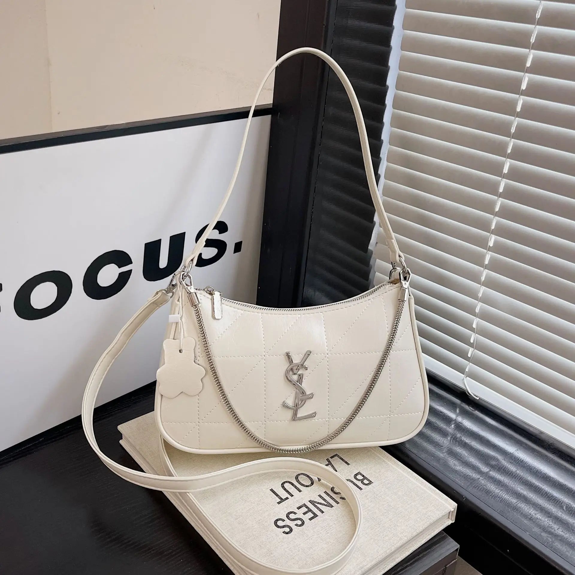 ‌New 2025 Designer Shoulder Bag - Trendy Women's Underarm Purse, Minimalist & Functional‌