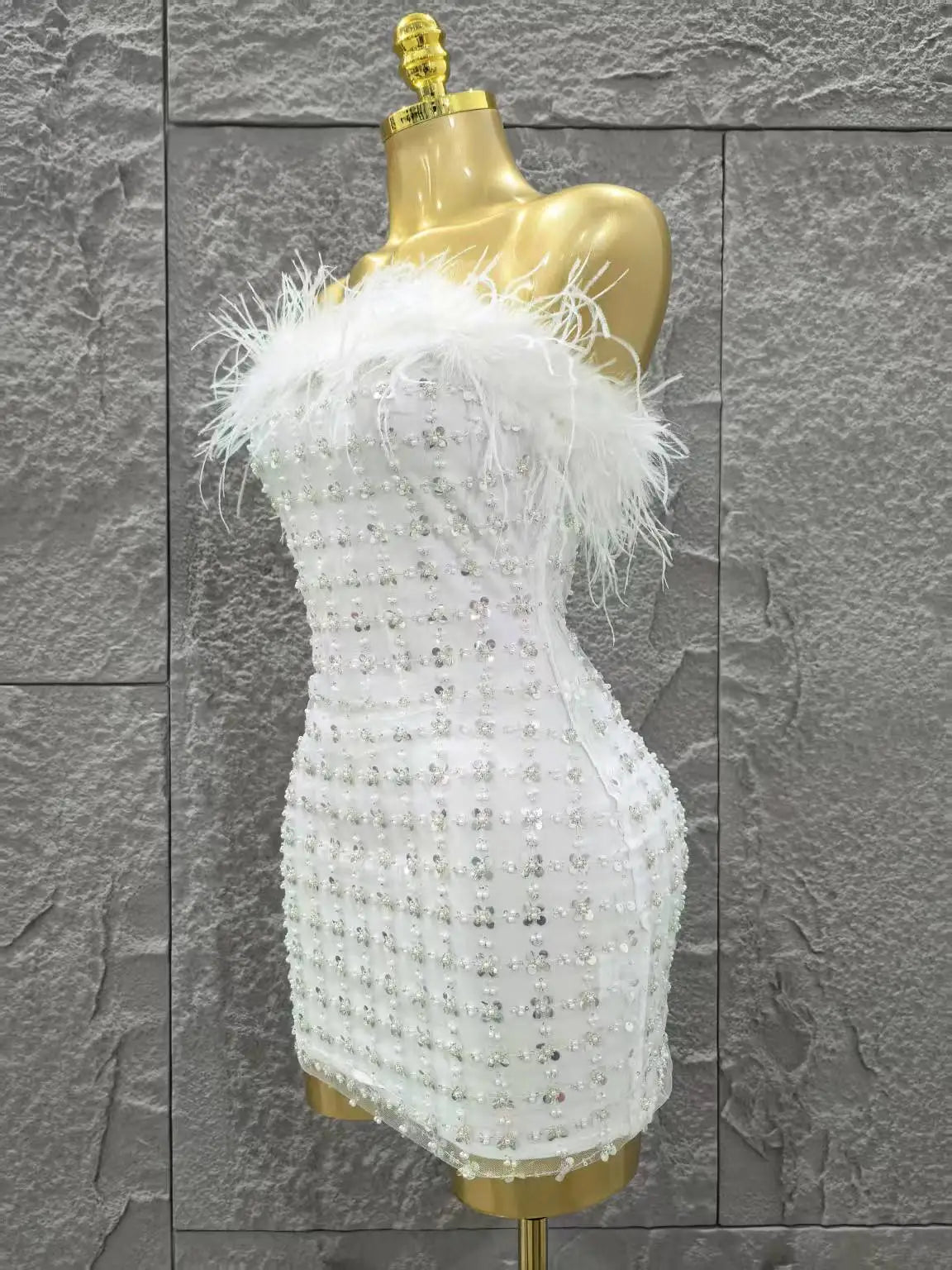 White Color Women Sexy Strapless Feathers Bodycon Mini Dress Celebrate Fashion Nightclub Party Birthday Outfit Vestido
