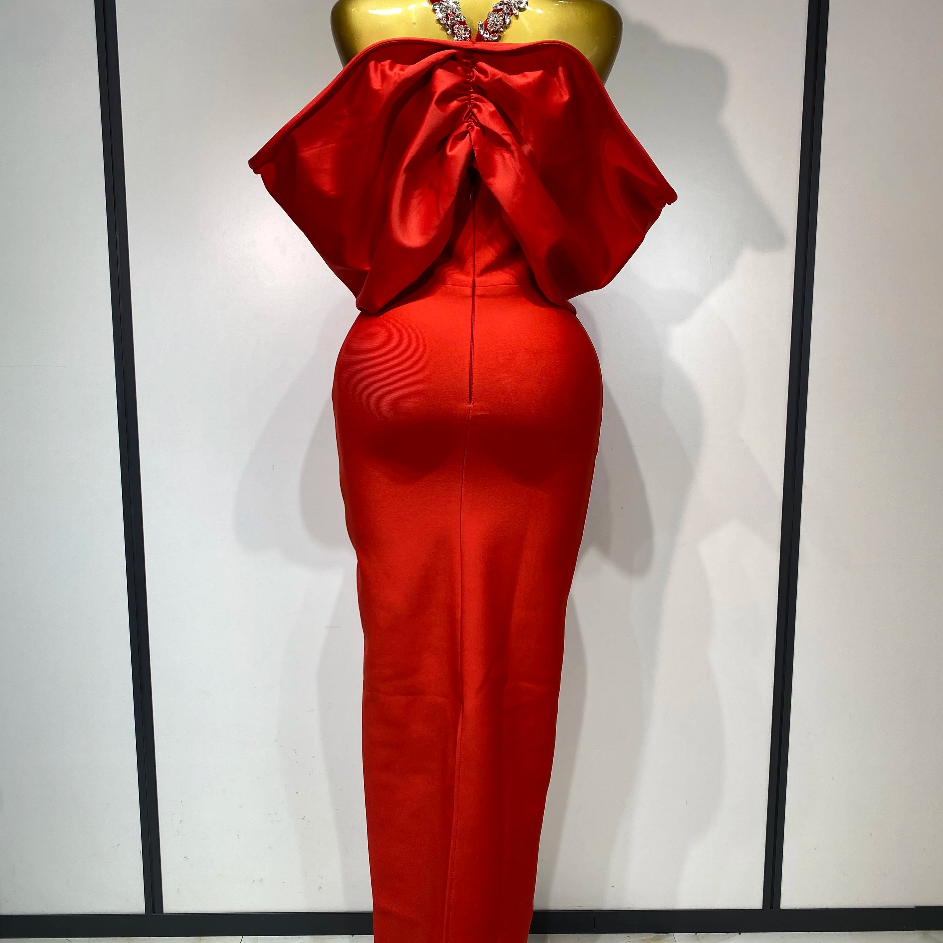 Women Sexy Elegant Halter Off the Shoulder Crystal Bodycon Long Bandage Dress Nightclub Evening Party Luxury Birthday Dress