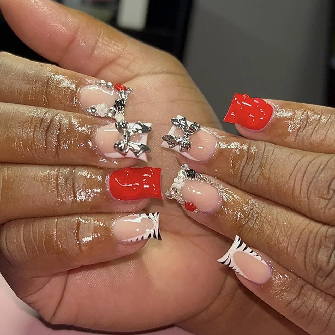 24Pcs Zebra Stripe French 3D Black Bow False Nails Short Square Press on Fake Nails Crocodile Grain Heart Wearable Manicure Tips