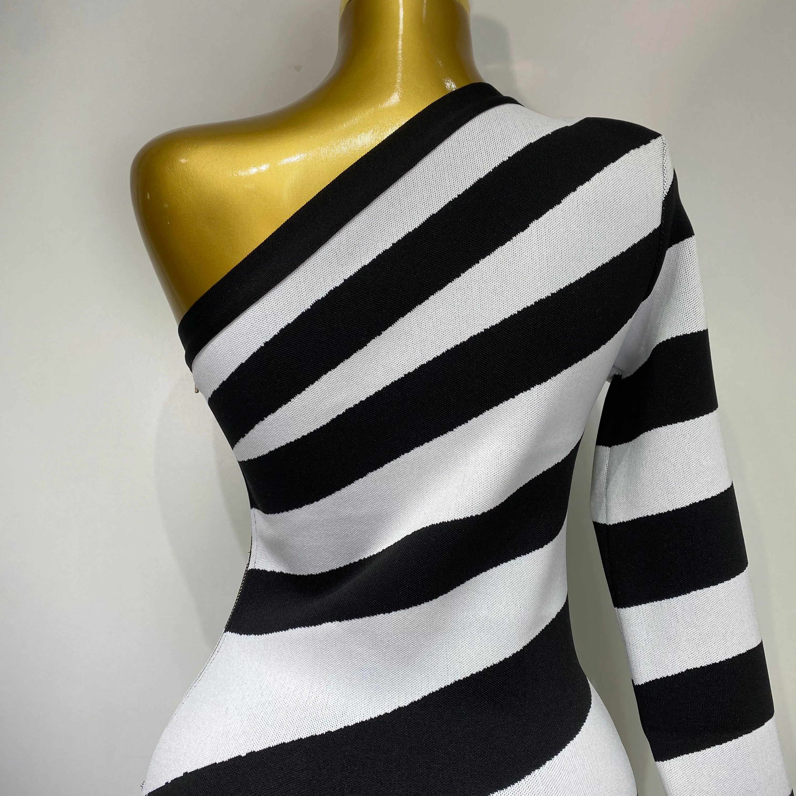 Luxury Birthday Dresses Women Sexy One Shoulder Striped High Split Jacquard Maxi Bandage Long Dress Elegant Evening Party Gown