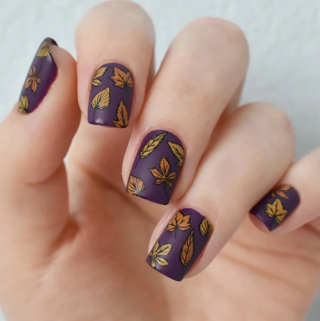 24pcs Short Purple Square False Nails Art Wearable Thanksgiving Fake Nail Tips with Leaves Design Press on Nails Sets Finished