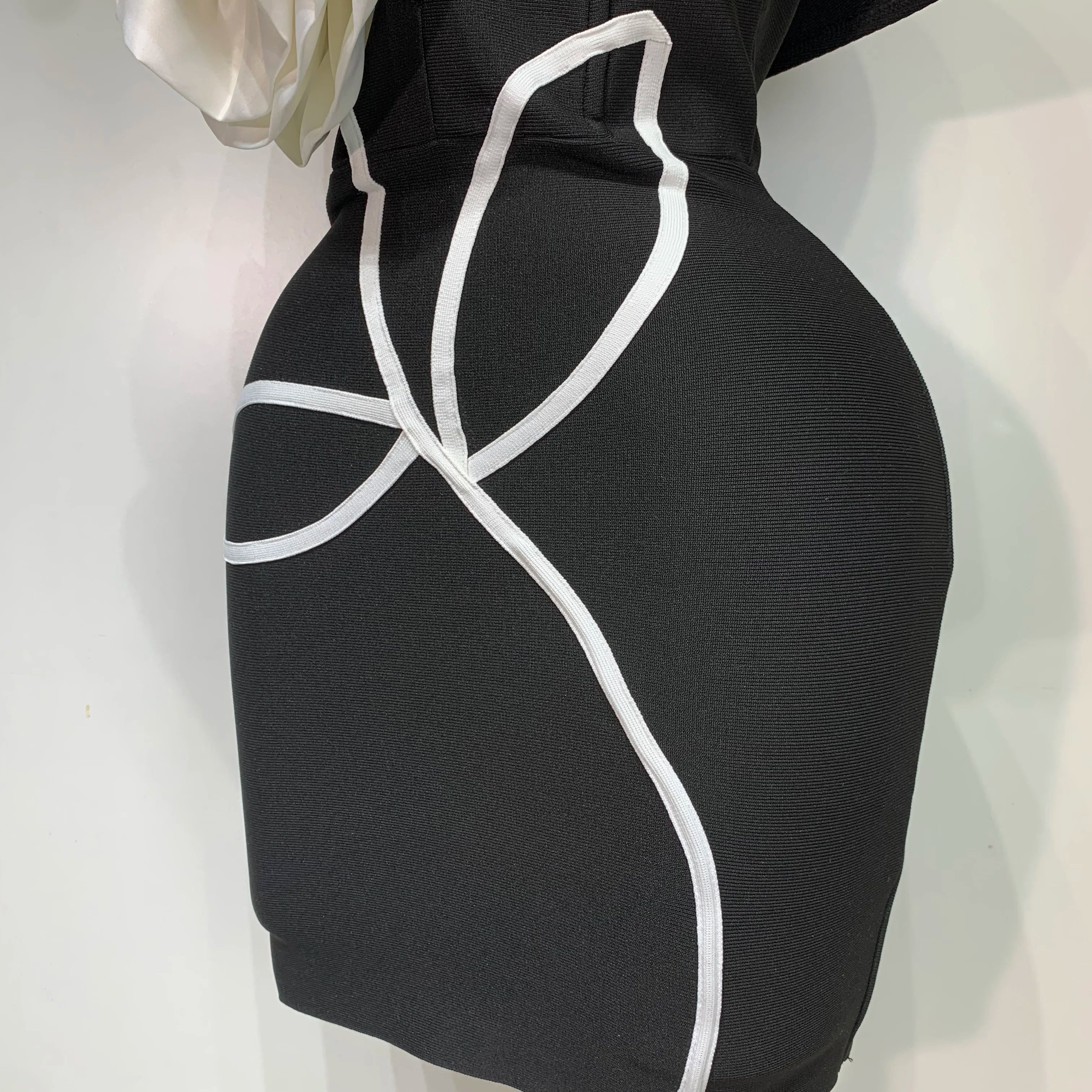 Women Sexy Off Shoulder White Flower Black Mini Bodycon Bandage Dress Luxury 2025 Celebrity Evening Club  Elegant Party Gowns