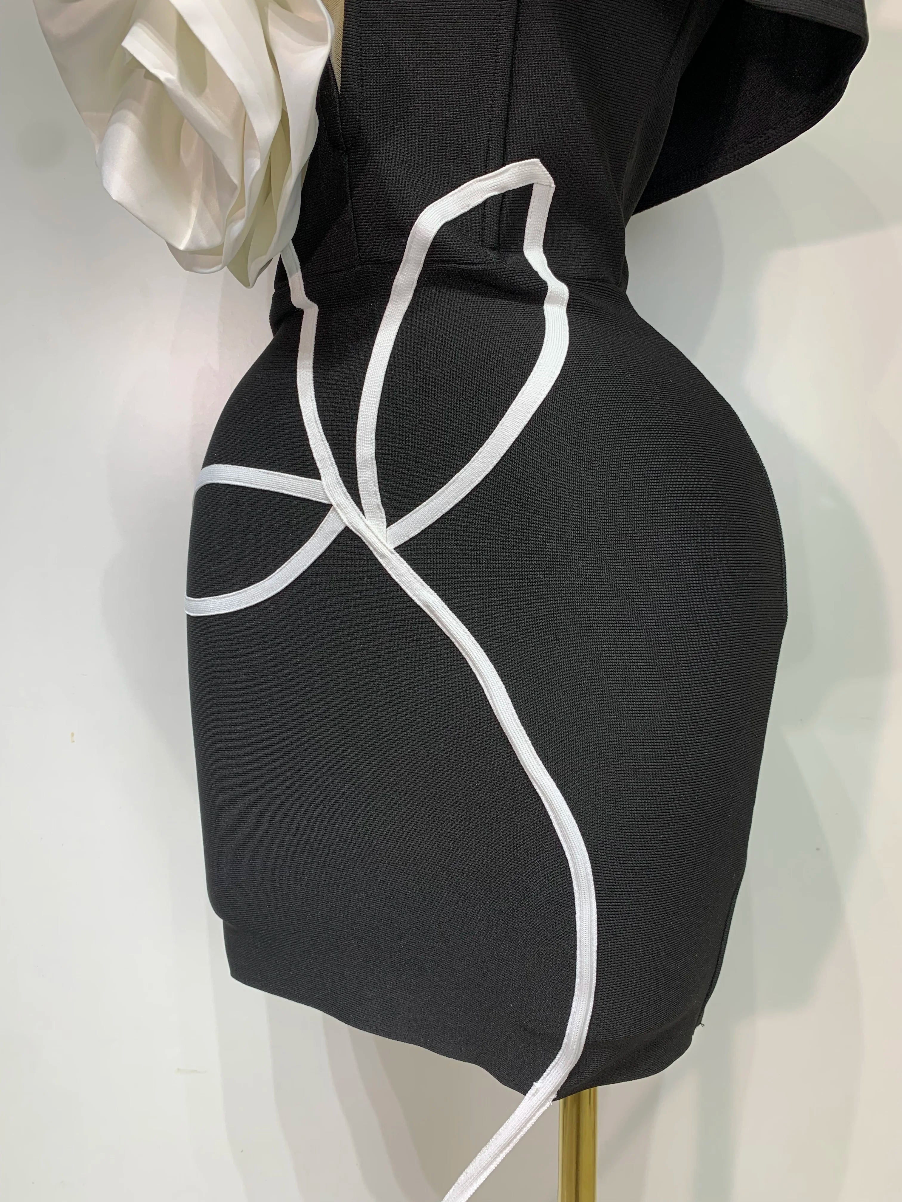 Women Sexy Off Shoulder White Flower Black Mini Bodycon Bandage Dress Luxury 2025 Celebrity Evening Club  Elegant Party Gowns