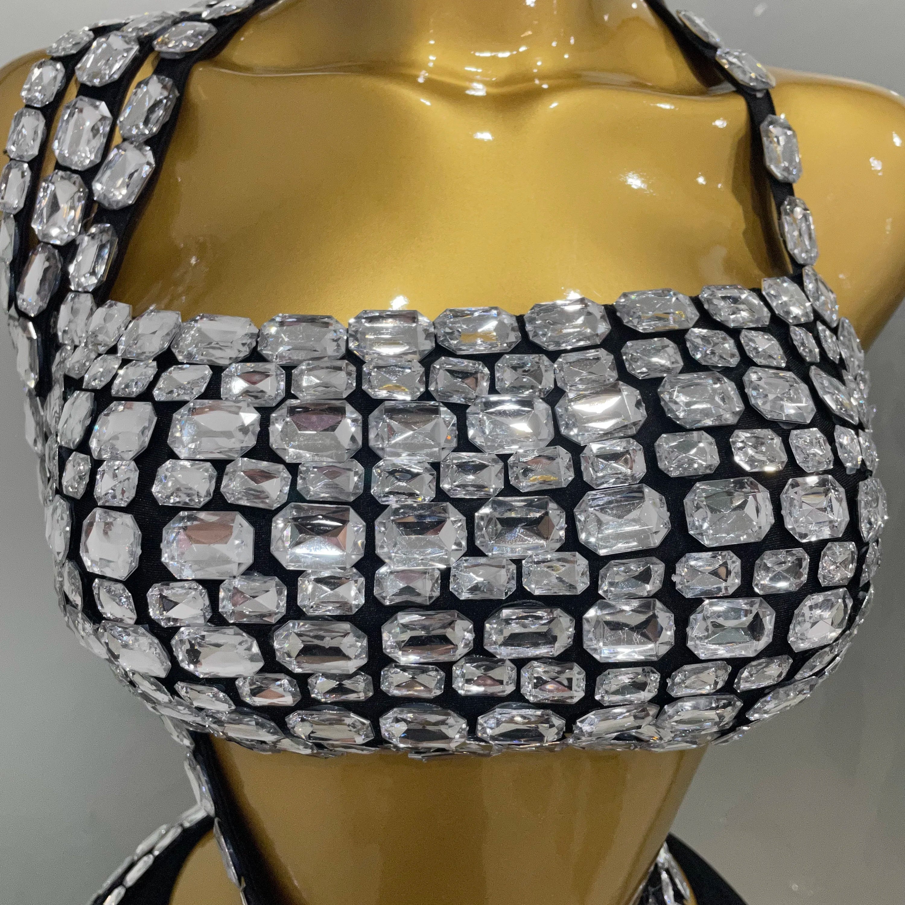 2025 New Luxury Sparkle Diamonds Sexy Crop Top Velour Pant Two Pieces Set Women Celebrate Birthday Party Nightclub Stage Costume