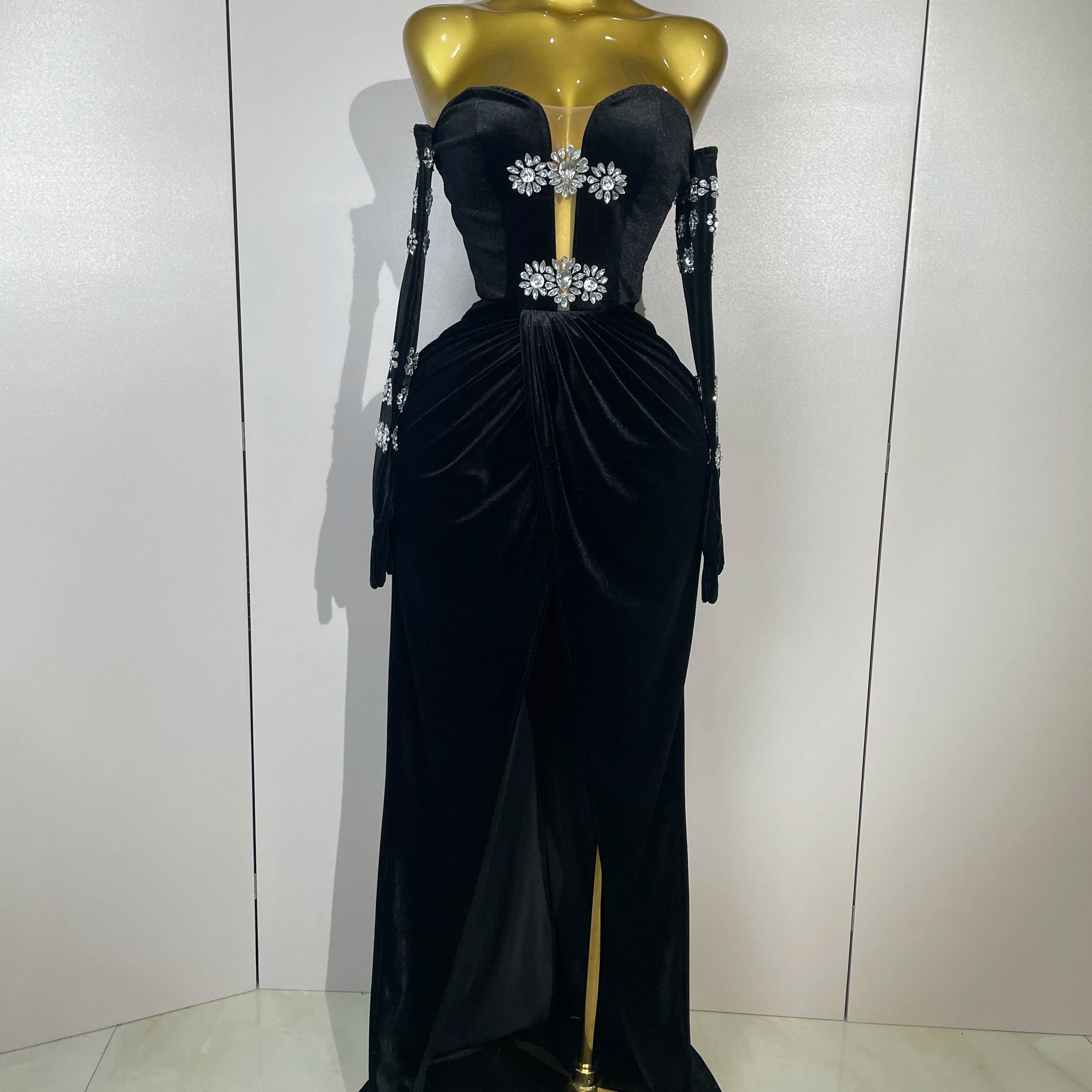 2025 Sparkly Rhinestones Mesh Sexy Split Velvet Gloves Long Dress Women Birthday Celebrate Wedding Gown Stage Photo Shoot Wear