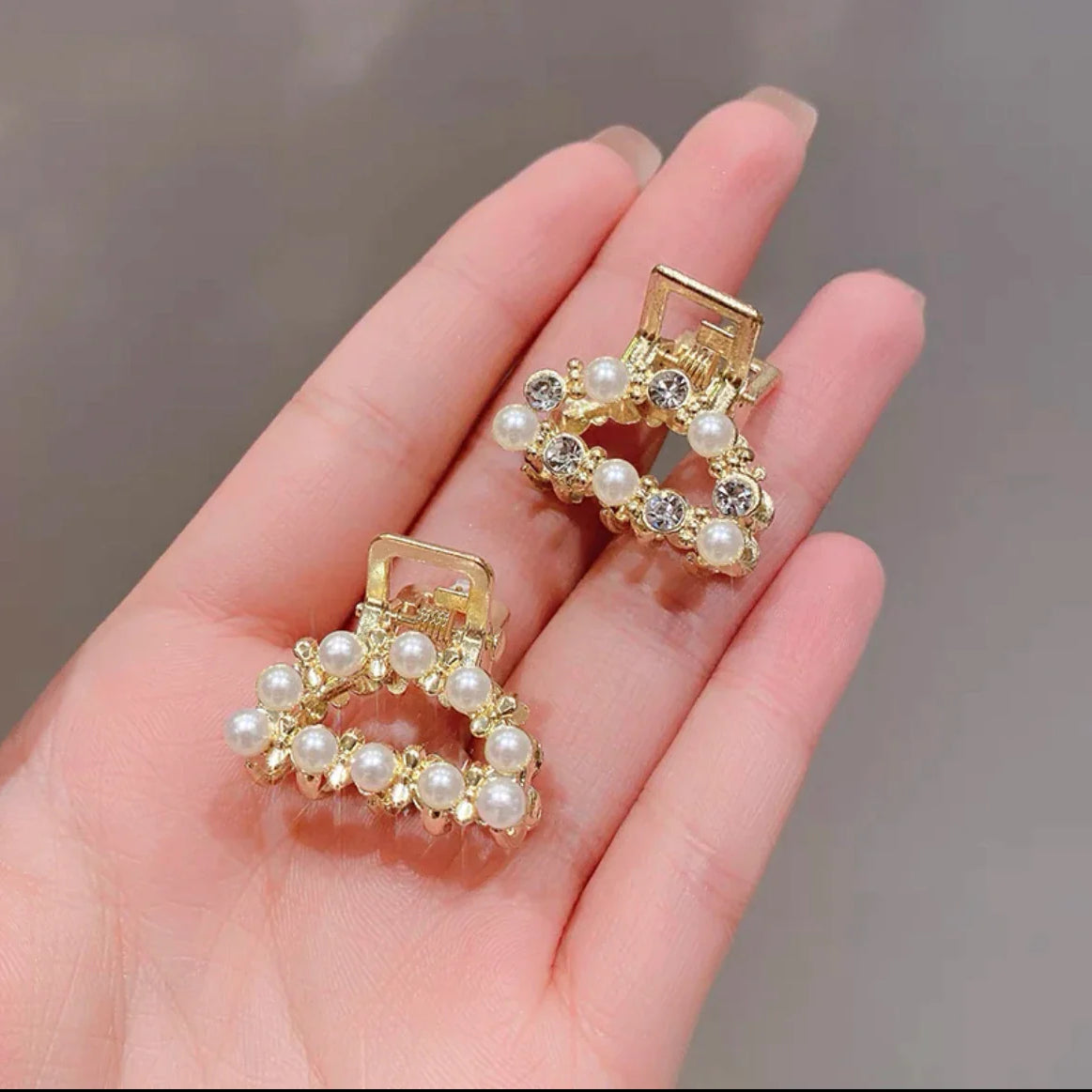 Mini Pearl Hair Claws Clips for Women Elegant Rhinestone Headwear Hairpins Hair Crab Barrettes Hair Accessories for Women 2pcs 2 One Size