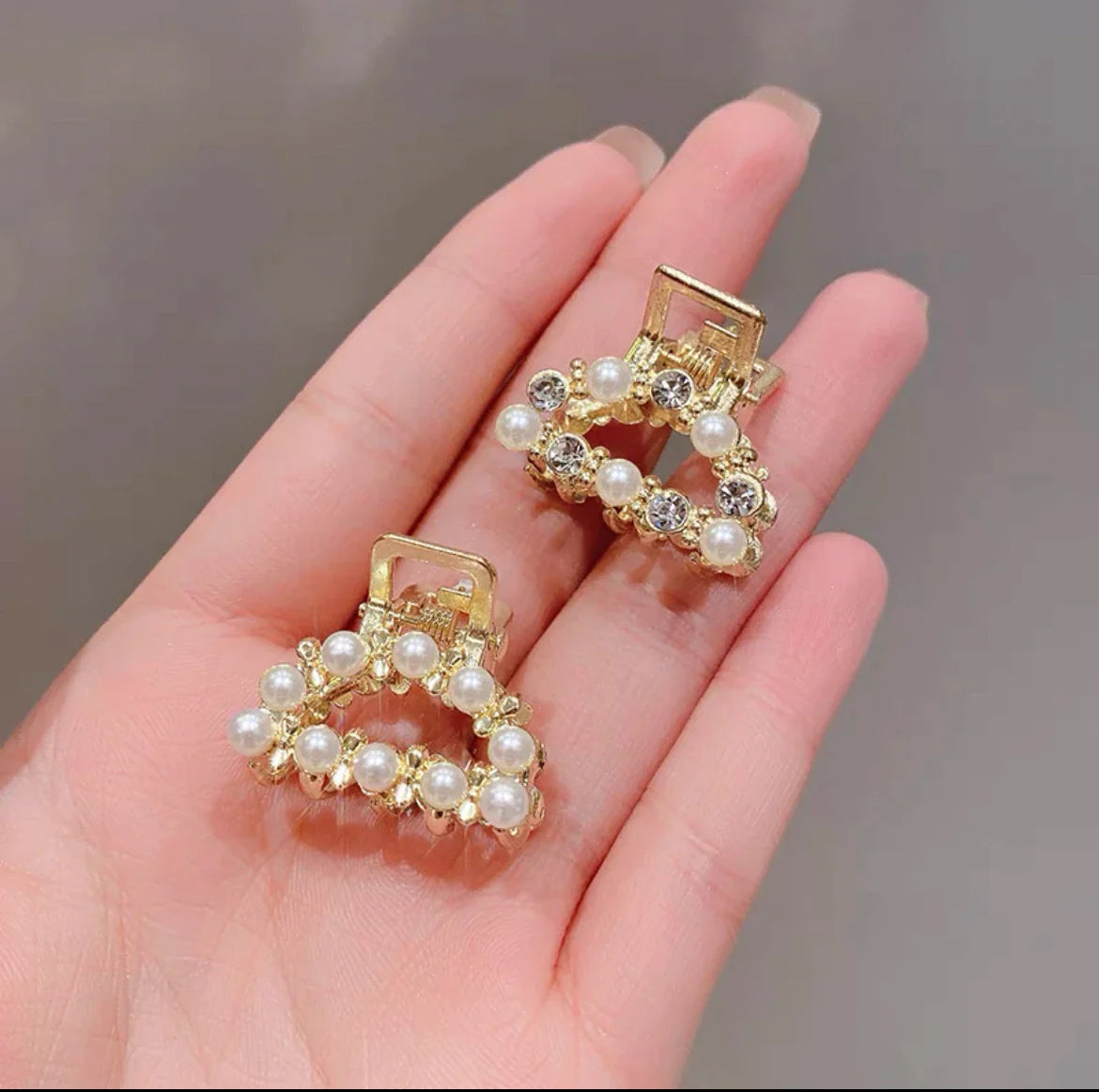 Mini Pearl Hair Claws Clips for Women Elegant Rhinestone Headwear Hairpins Hair Crab Barrettes Hair Accessories for Women 2pcs 2 One Size