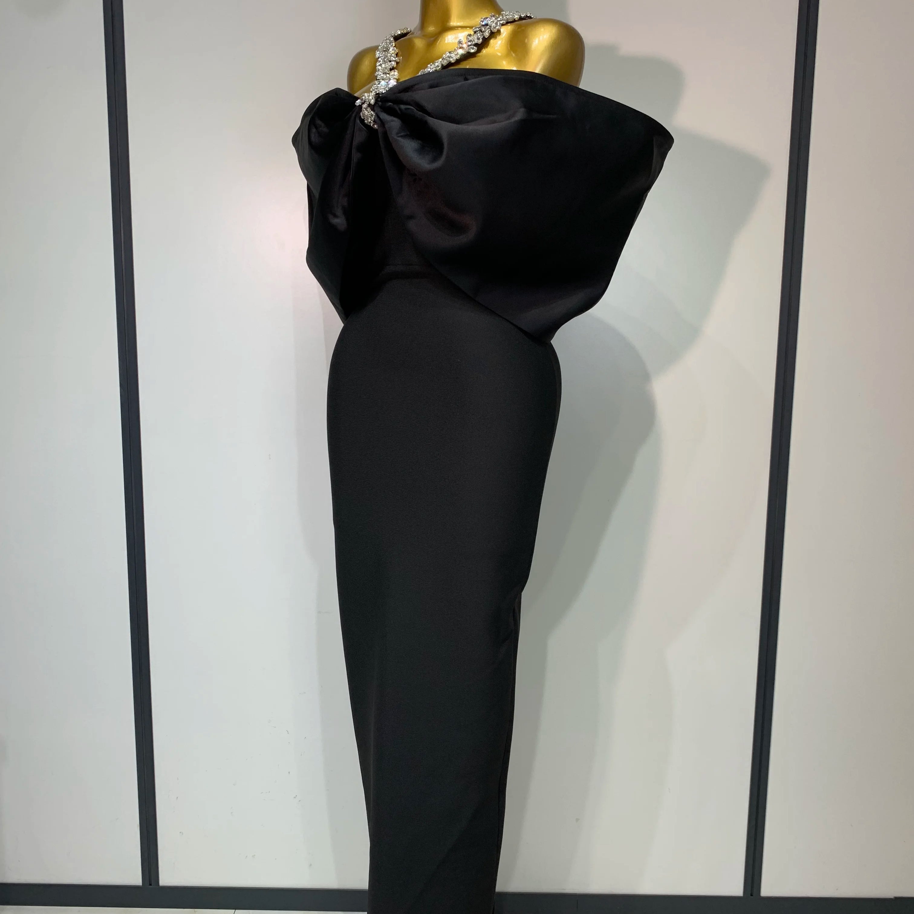 Women Sexy Off the Shoulder Crystal Halter Bodycon Long Bandage Dress Celebrate Evening Party Cocktail Luxury Birthday Dresses