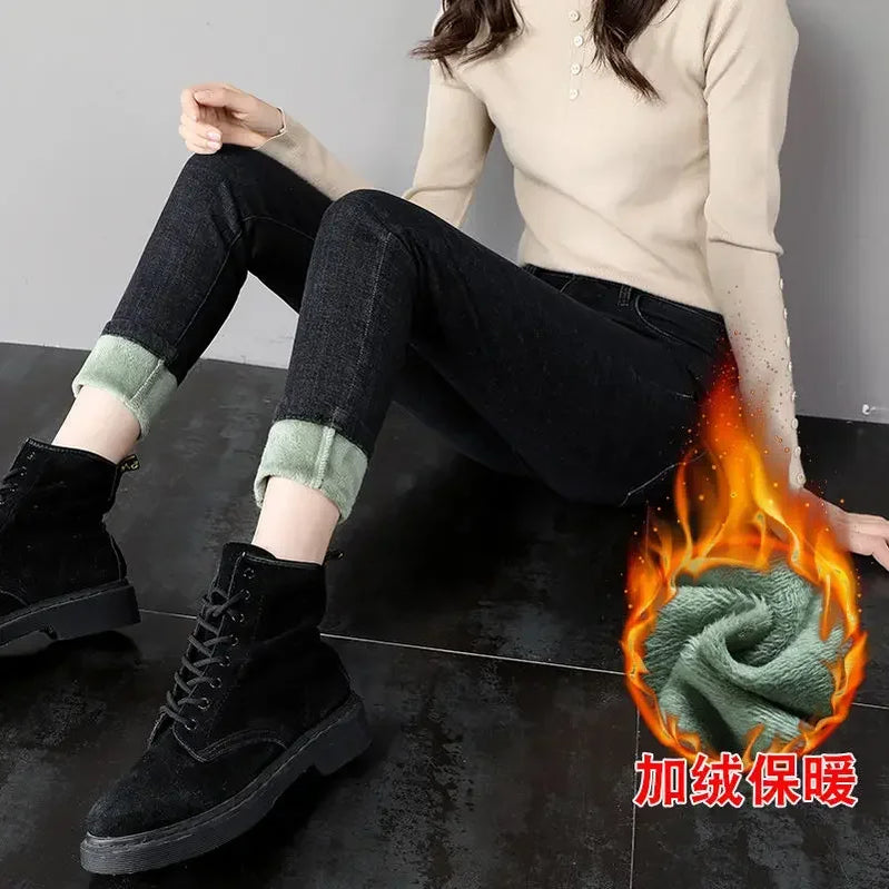 Winter Women`s Fleece Lined Jeans High Waist Thick Comfy Warm Stretchy Denim Pants Trousers For Girls