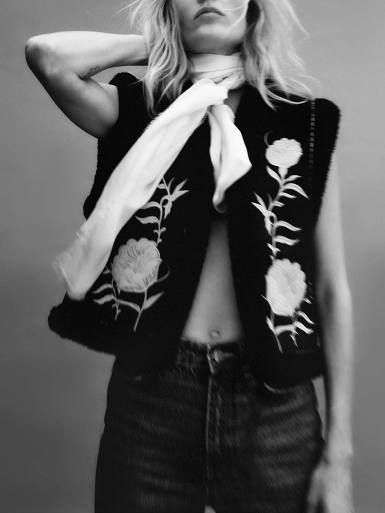 Women's Fashion Flower Embroidery Reversible Vest Vintage Suede Lamb Warm Vest Short Loose Sleeveless Vest Street Style Ves