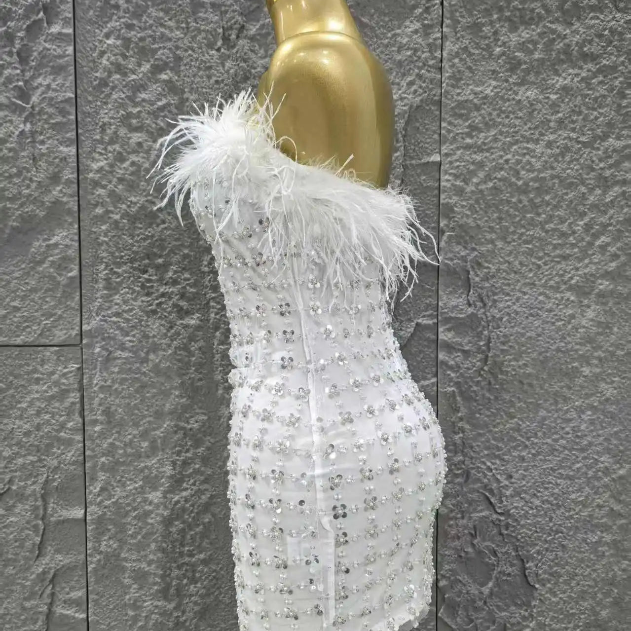White Color Women Sexy Strapless Feathers Bodycon Mini Dress Celebrate Fashion Nightclub Party Birthday Outfit Vestido