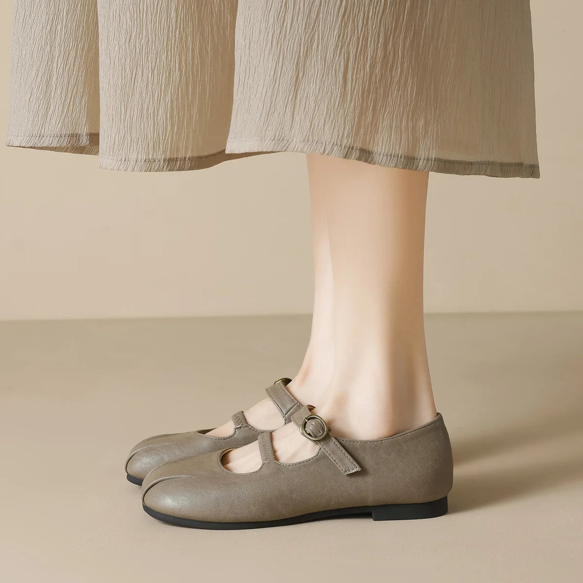 spring women's outerwear shoes Round toe design Mary Jane shoes Ladies' casual flat shoes Work boat shoes Large sizes 41-43