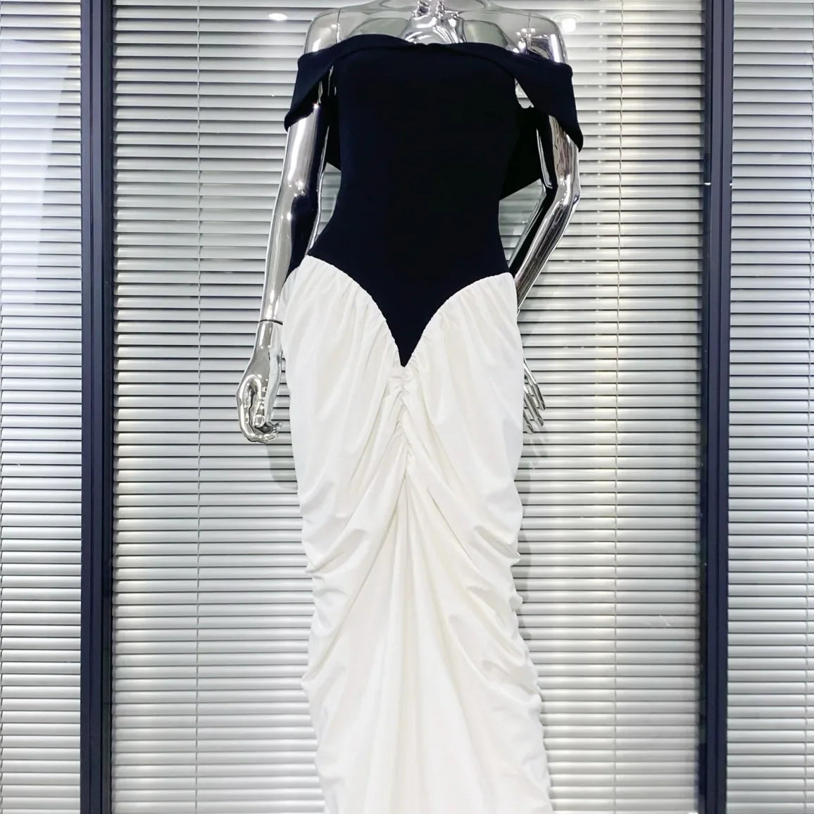 Women Sexy Slash Neck Off the Shoulder Laced-up Bodycon Floor-length Dress Evening Party Celebrate Cocktail Outfit