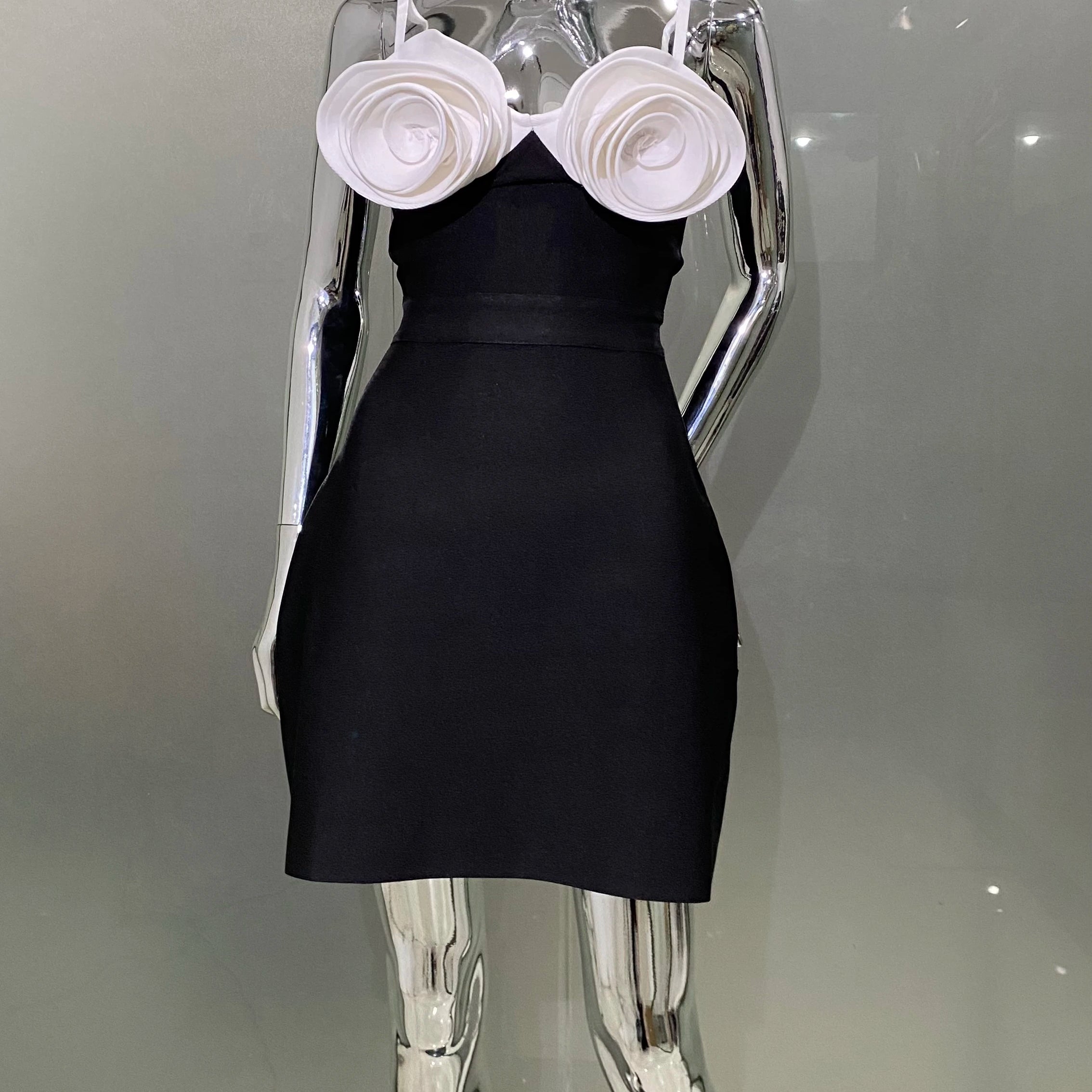 STOCK New Summer Stereoscopic White Flower Spaghetti Strap Balck Mini Bandage Dress Elegant Woman Evening Party Vestido