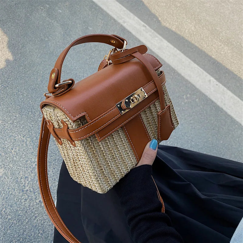 Sacs à main en paille pour femmes, boîte de mode, sacs à bandoulière tissés en osier de styliste, serrure Chic Pu, plage d'été en rotin, petit rabat 