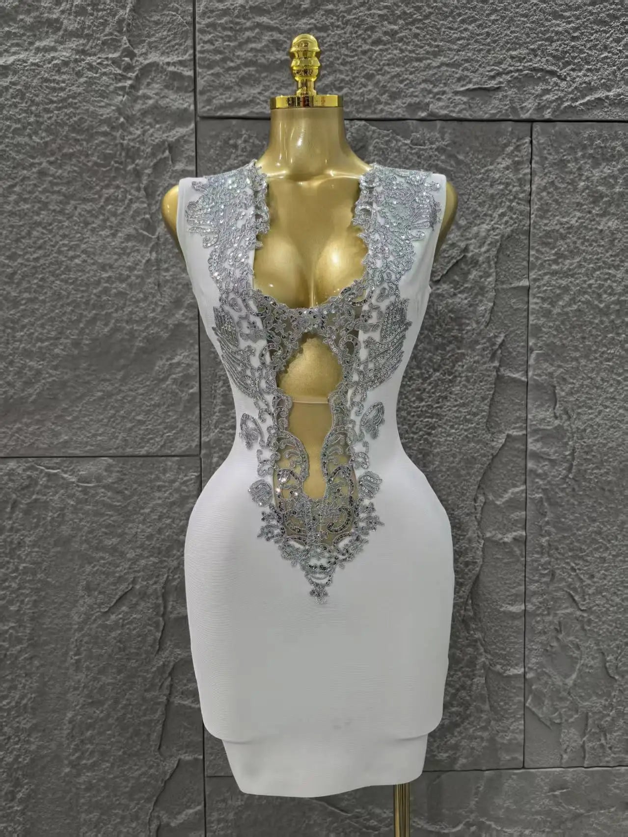 White Color Women Sleeveless Sexy V-Neck Sequins Bodycon Mini Bandage Dress Fashion Celebrate Nightclub Party Birthday Outfit