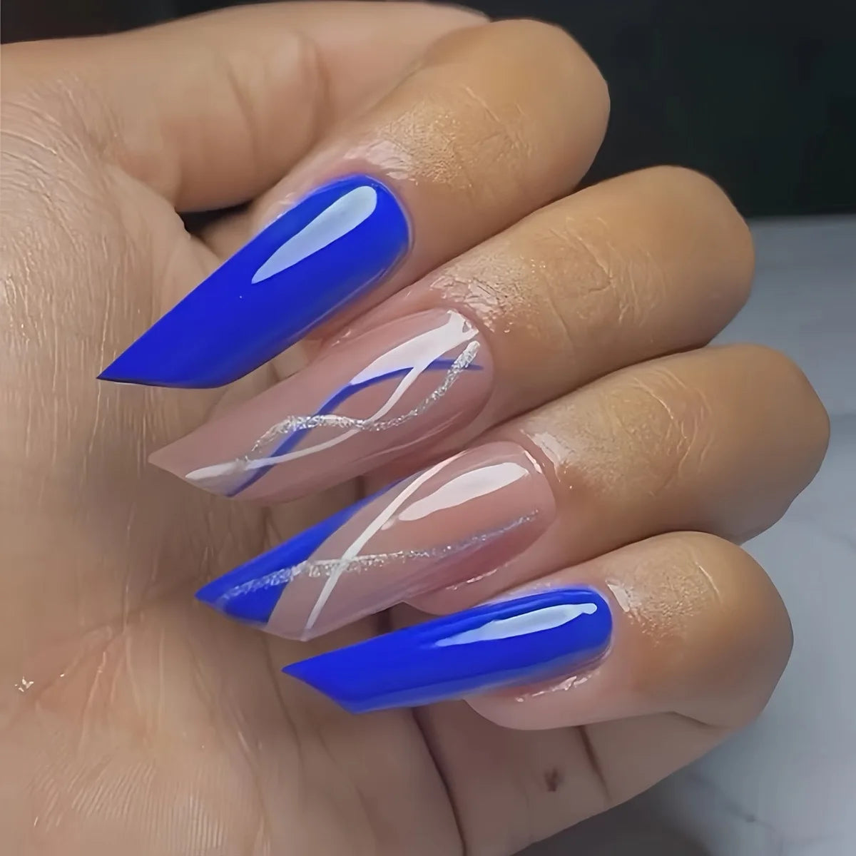 24Pcs Mid-length Lipstick Type Fake Nails Black Gold Stripes Press on Nail Long French Manicure Wearable Acrylic Nails Tips Art