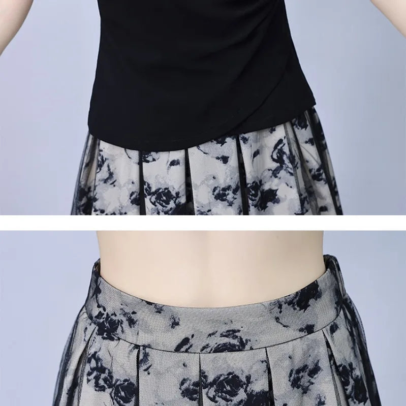 Slim Fit Fashion 2024 Summer Women's Pullover V-neck Splicing for Slimming and Flesh Blocking Stylish Printed Half Skirt Suit