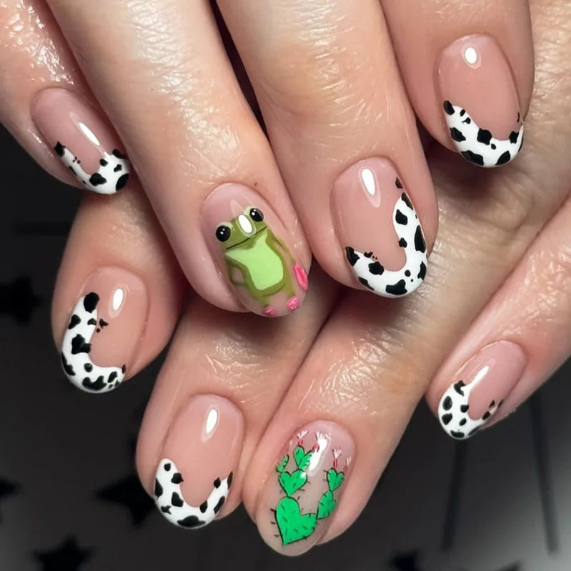 24Pcs Short Round Head False Nail Oval with Colorful Fish Design Press on Fake Nails Detachable Finished Full Cover Nail Tip Art