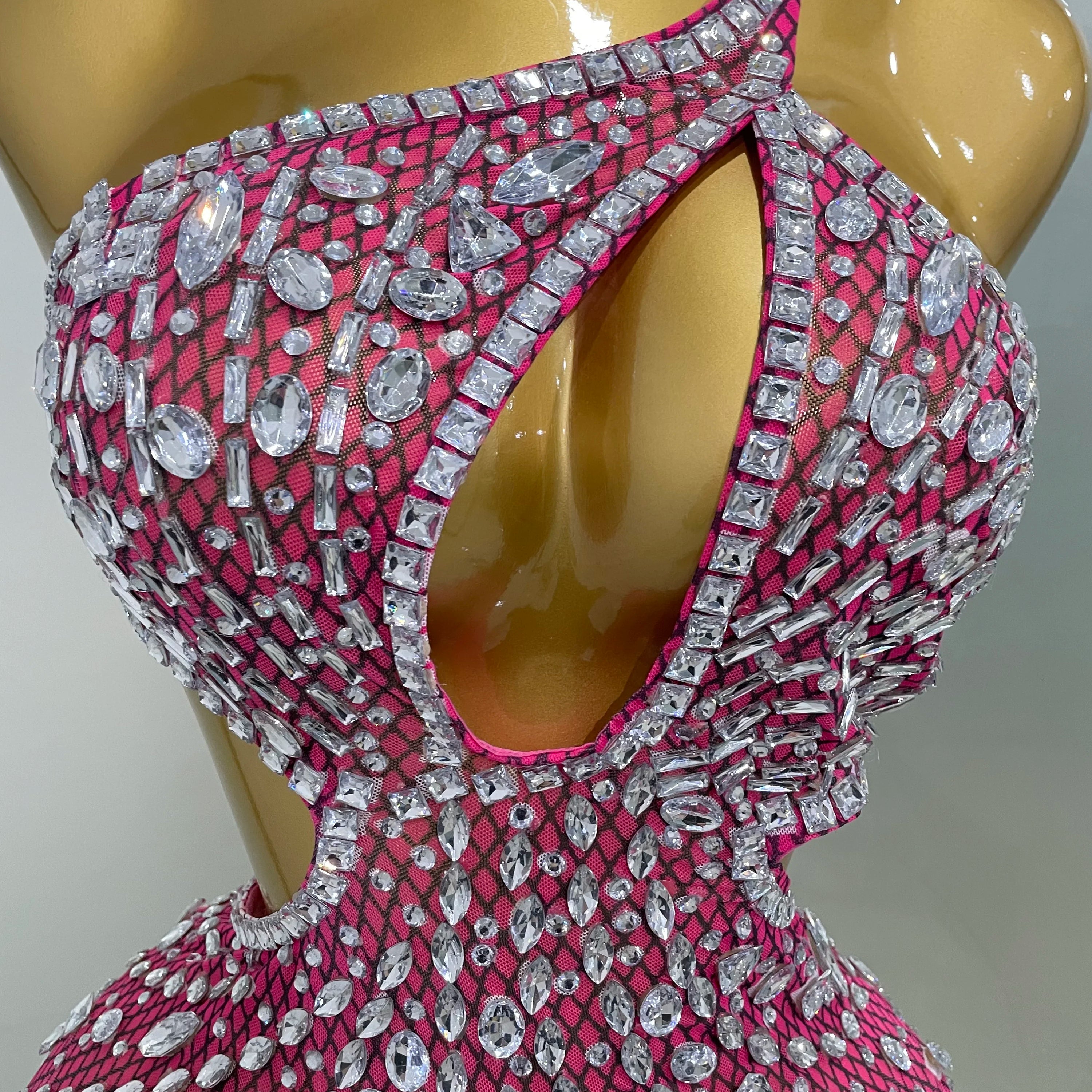 2025 New Arrival Luxury Sexy Backless Hollow Out Sparkle Diamond Evening Prom Women Birthday Celebrate Stage Nightclub Outfit