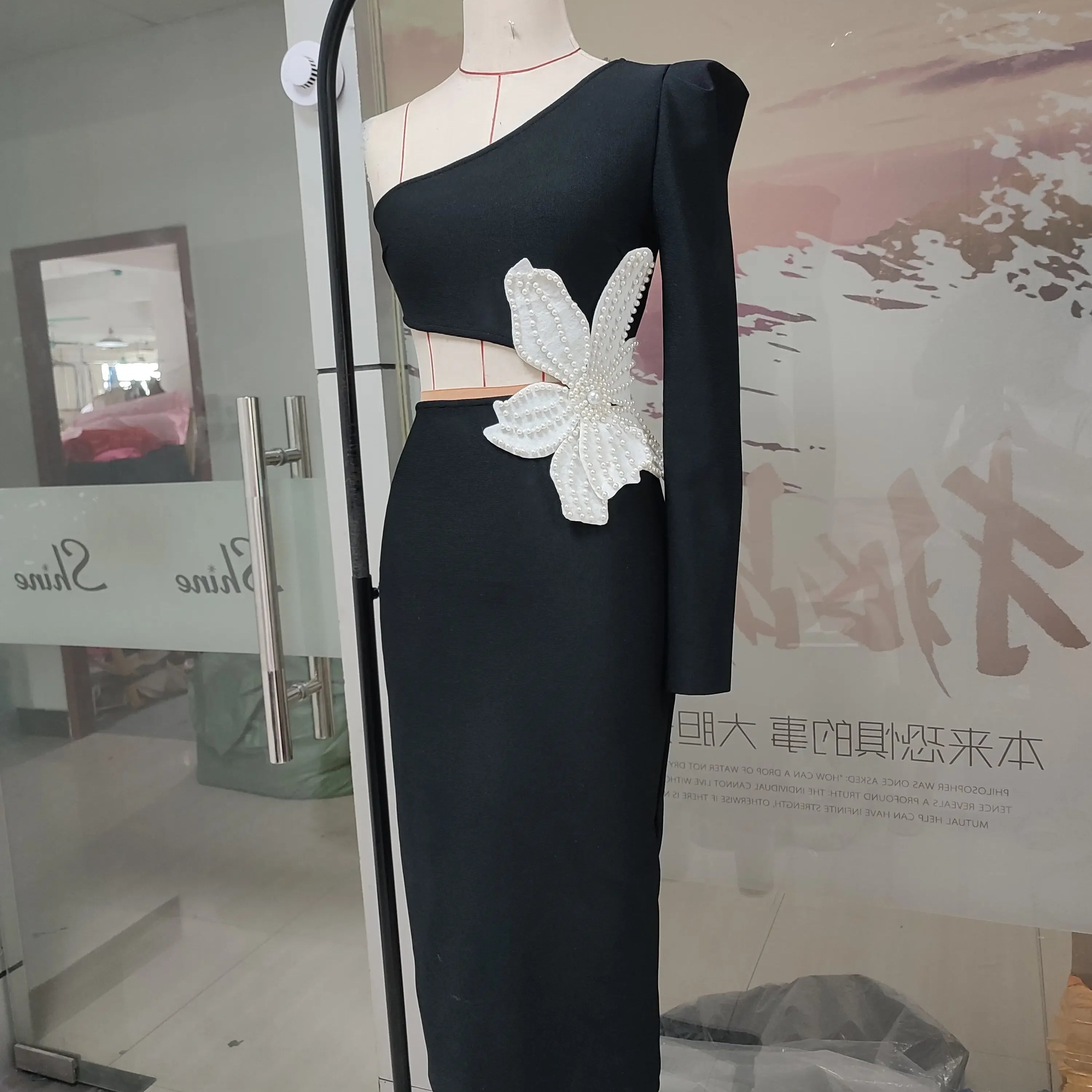 Autumn Women's Sexy One Shoulder Long Sleeve Hollow Out Flower Bandage Midi Dress Bodycon Celebrity Party Evening Dress