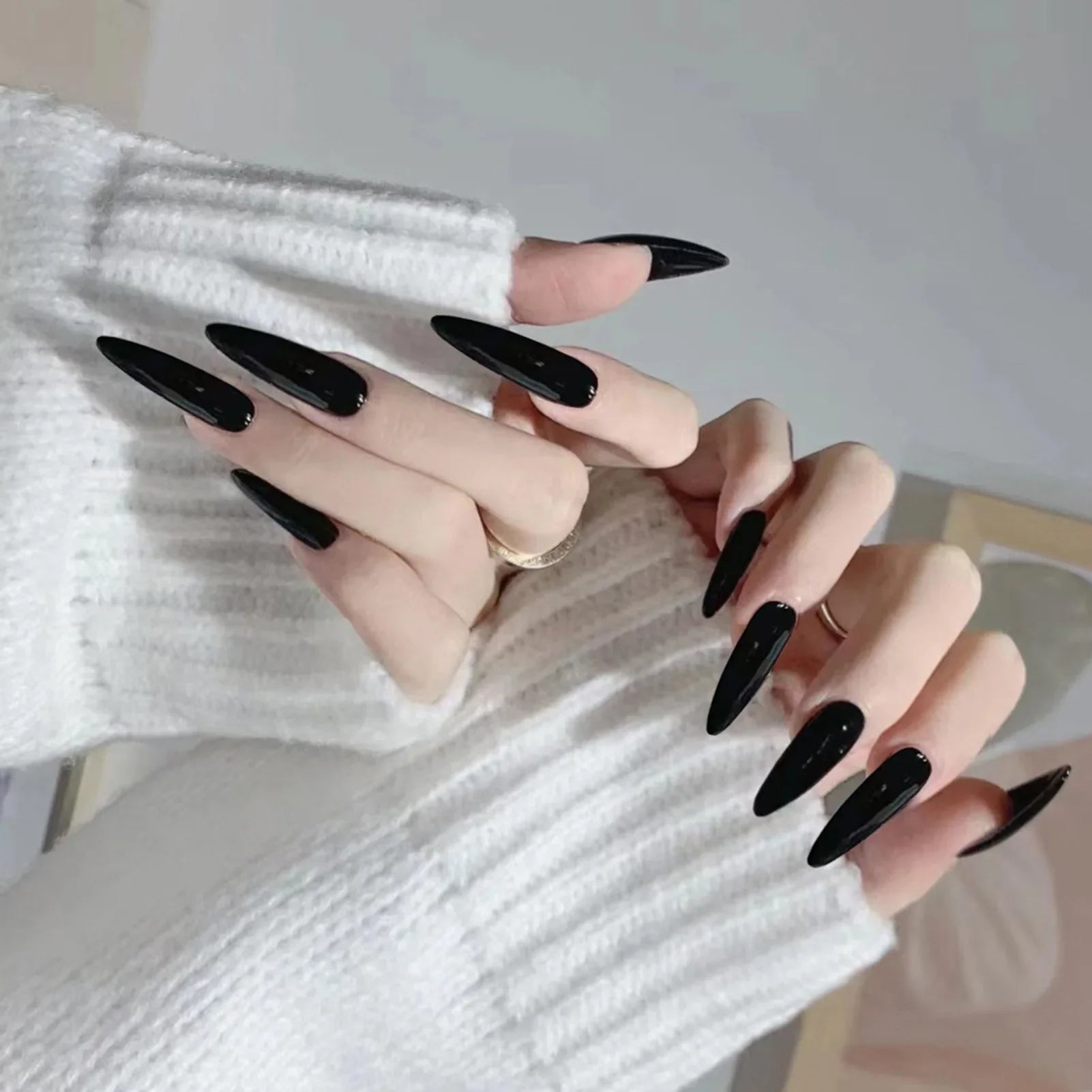 Solid Black Long Stiletto Fake Nails for Spicy Girls Charm Manicure 24Pcs Detachable Press On Nails Stick-on Nail Supplies