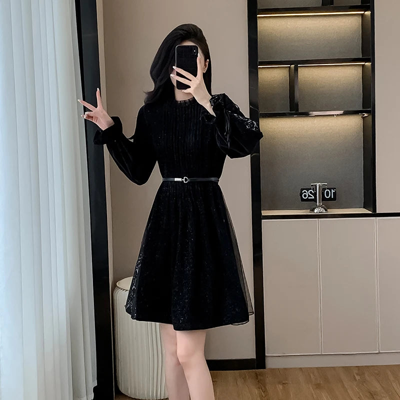 Vestido preto feminino Coigarsam - gola redonda com patchwork e lantejoulas em malha - moda chique para noite e festa