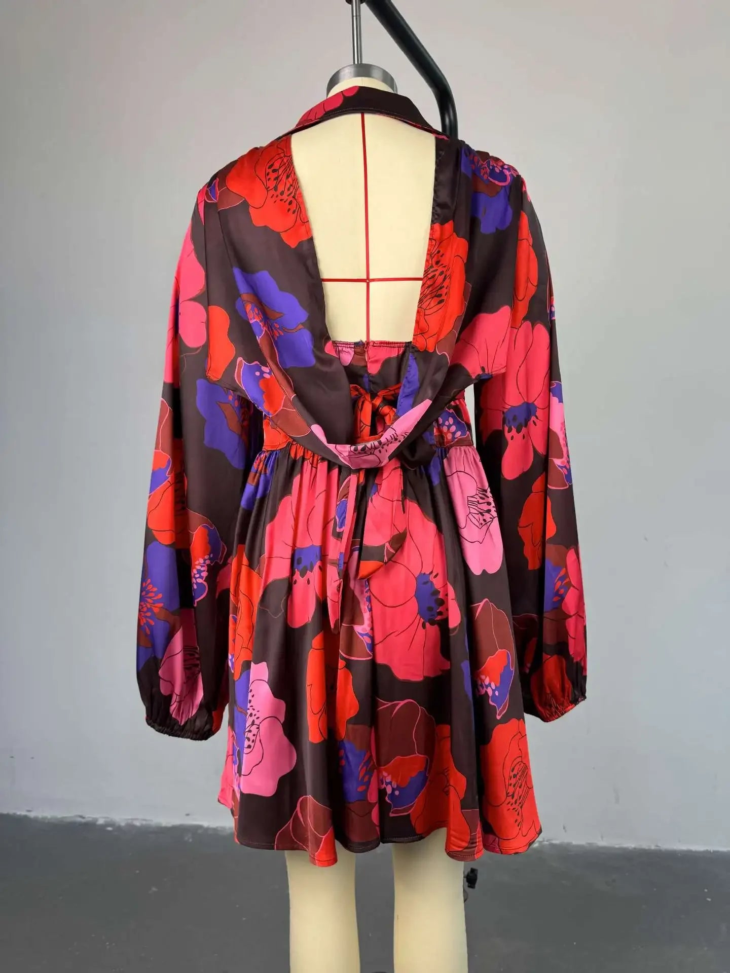 CM.YAYA Women V-neck Long Sleeve Pleated Floral Print Mini Dress Sweet elegant Sexy Birthday Beach Night Party Vestidos Dresses