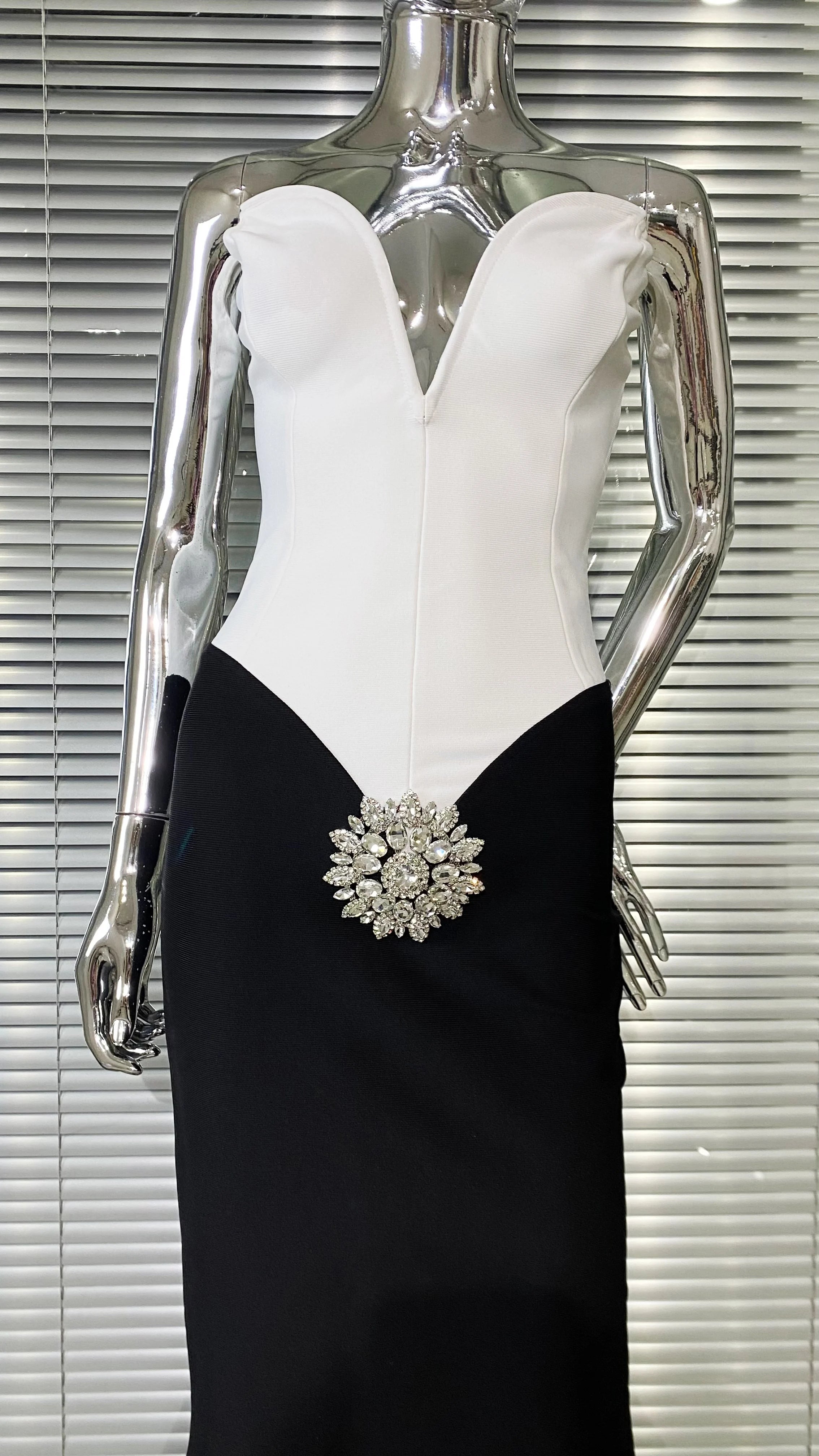 Luxury Diamonds Strapless Package Hips White Patchwork Black Bandage Dress  Fashion Woman Party Dress Celebrity Party Vestido