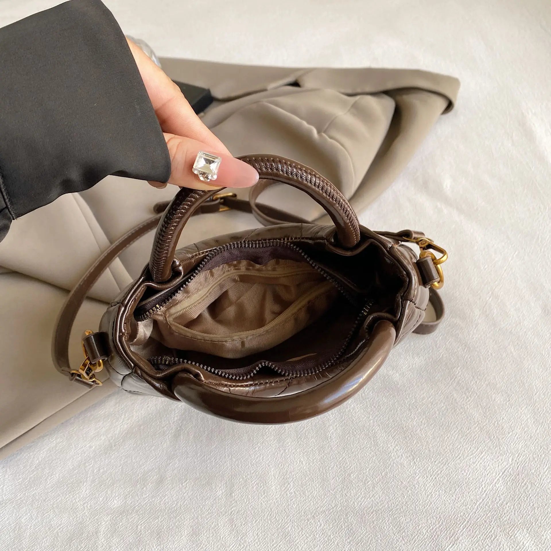 ‌2025 Trendy Korean Shoulder Bag - Women's Casual Tote, Vintage Crossbody Purse