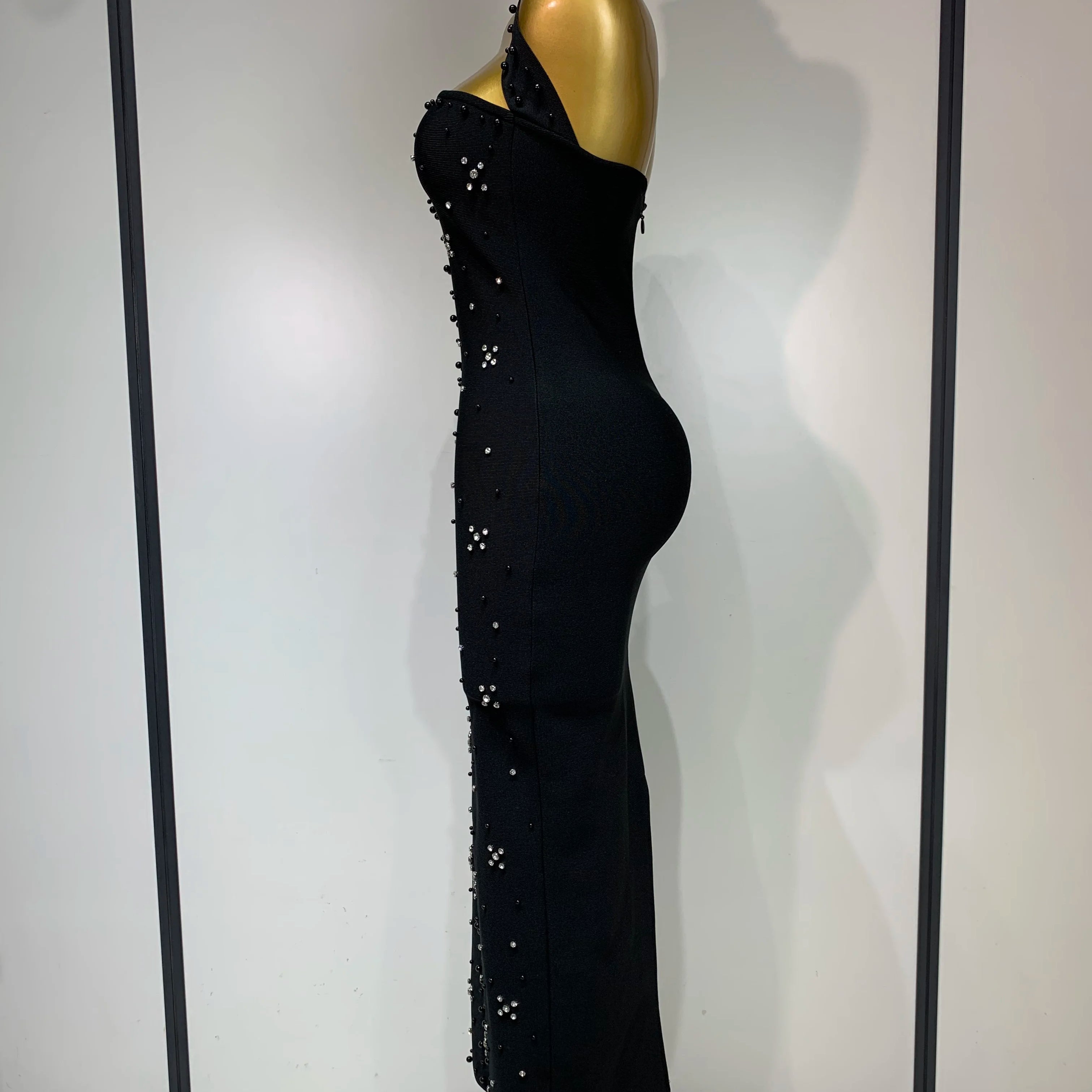 Elegant Sparkly Rhinestone Pearl Halter Backless Bodycon Bandage Long Dress 2025 Women Luxury Birthday Evening Party Gowns