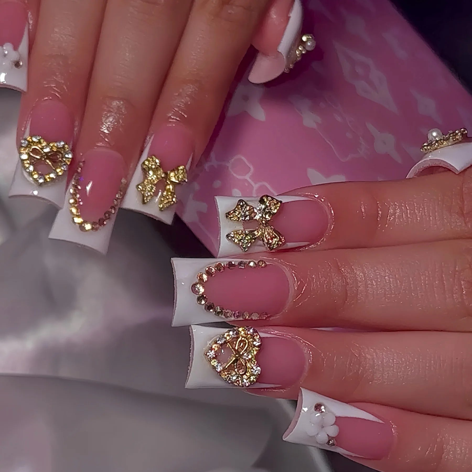 24Pcs Mid-length Duckbill False Nails Red Leopard Print French Press on Fake Nail Star Rhinestone Reusable Full Cover Nails Tips