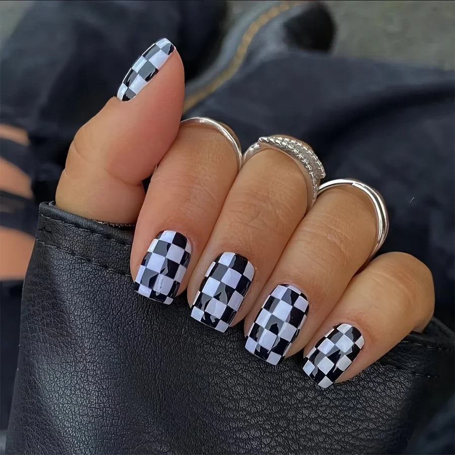 24Pcs/Set Square Short Press On Nails Y2K Cool Black-and-white Chequer Fake Nails Reusable False Nail Jelly Tabs For Women/Girls