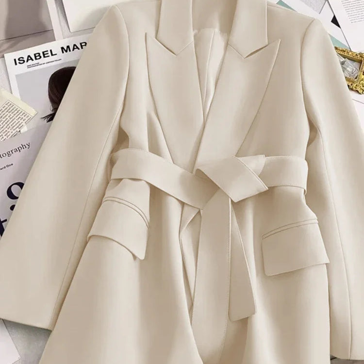 Spring New in Women's Blazer Belt Slim Fitting Temperament Fashion Small Suit Top for Women Commuting Korean Version Suit Jacket White