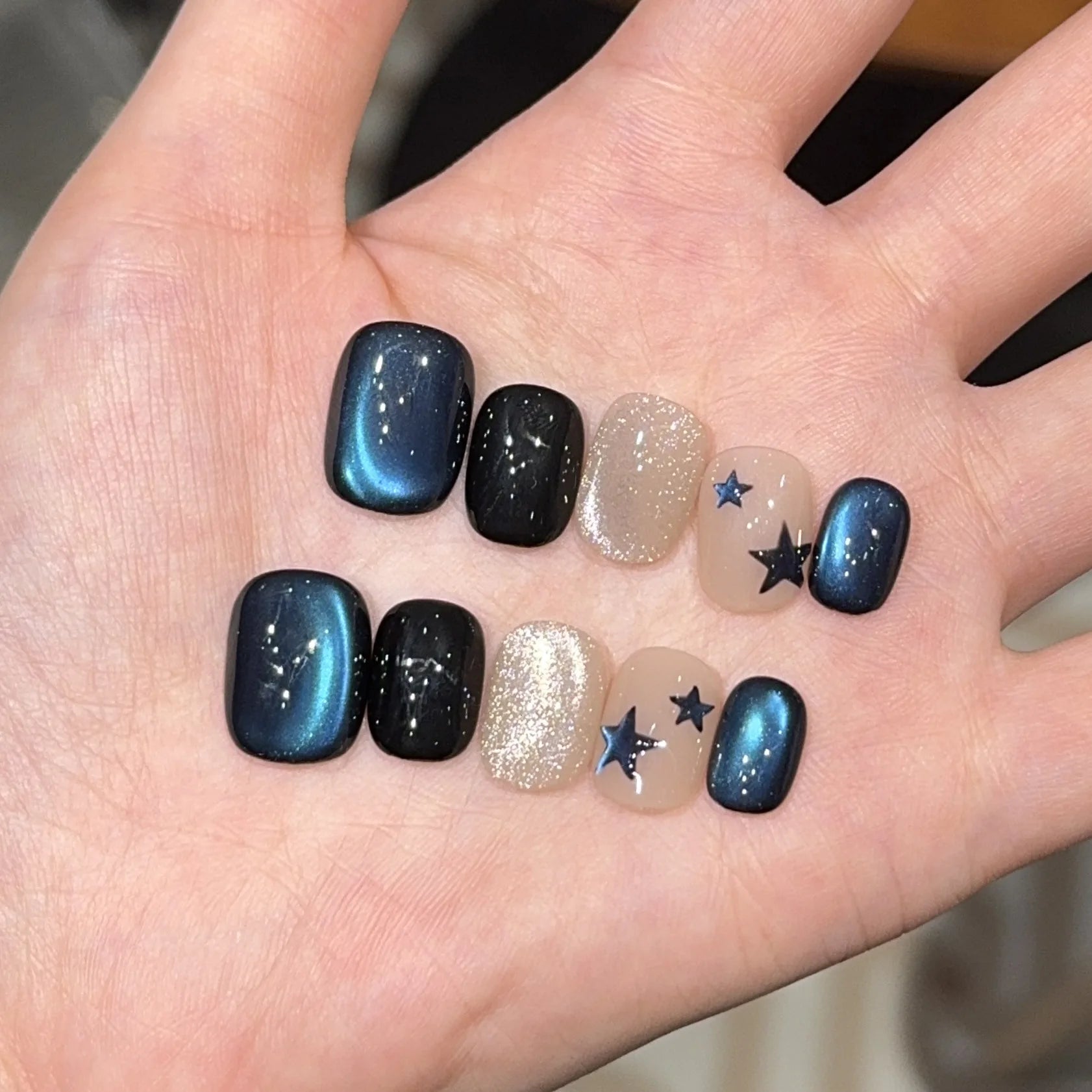 10Pcs Short Round Cat Eye Shiny Design Handmade Fake Nails Lovely Stars Stick-on Nail Tips Art Wearable Acrylic Manicure Fashion