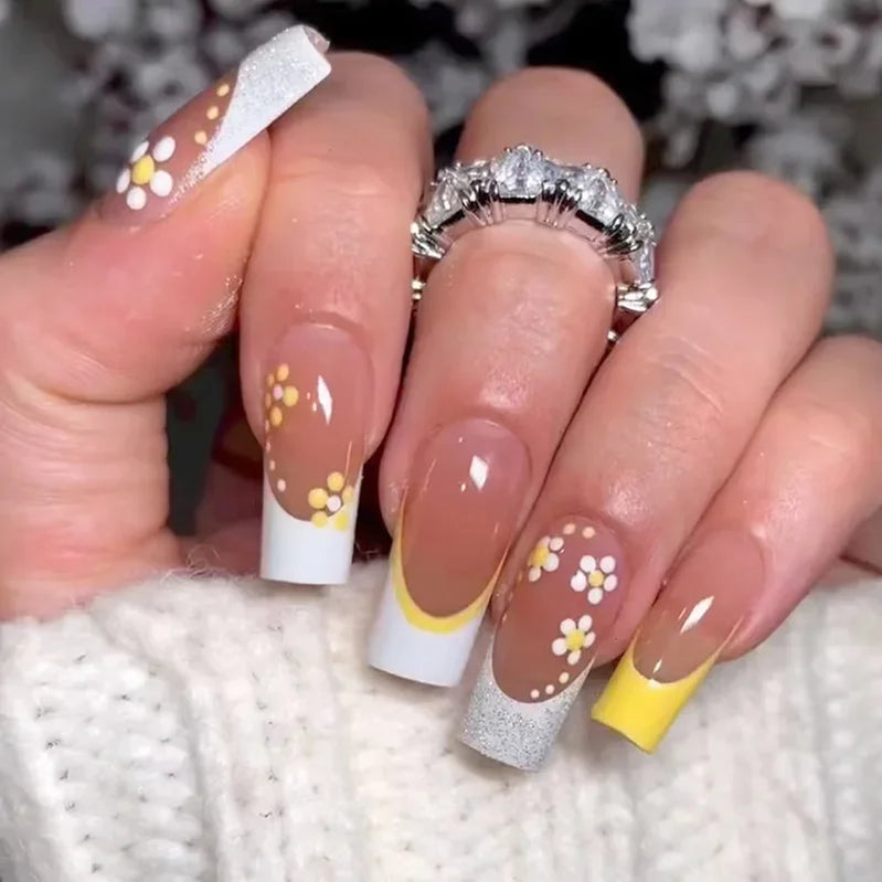 24Pcs Wearable False Nails Tips Silver Sparkling Maple Leaf Designs Fake Nails Long Square Finished Press on Nails Manicure