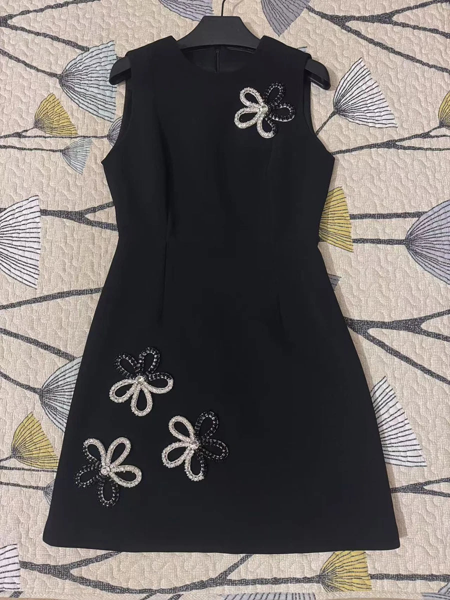 TWOTWINSTYLE Solid Slimming Elegant Dresses for Women Round Neck Sleeveless Patchwork Bead Fashion Mini Dress Female Clothing