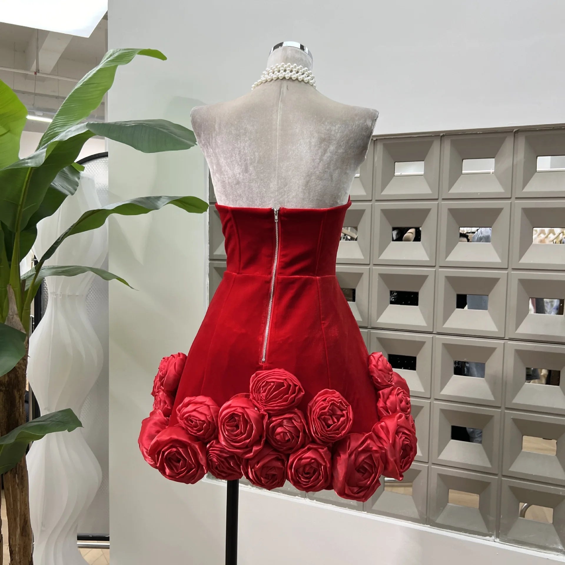 Vestido de baile de veludo sexy sem alças, preto e vermelho, minivestido fofo para festa de aniversário, encontro para meninas, sessão de fotos