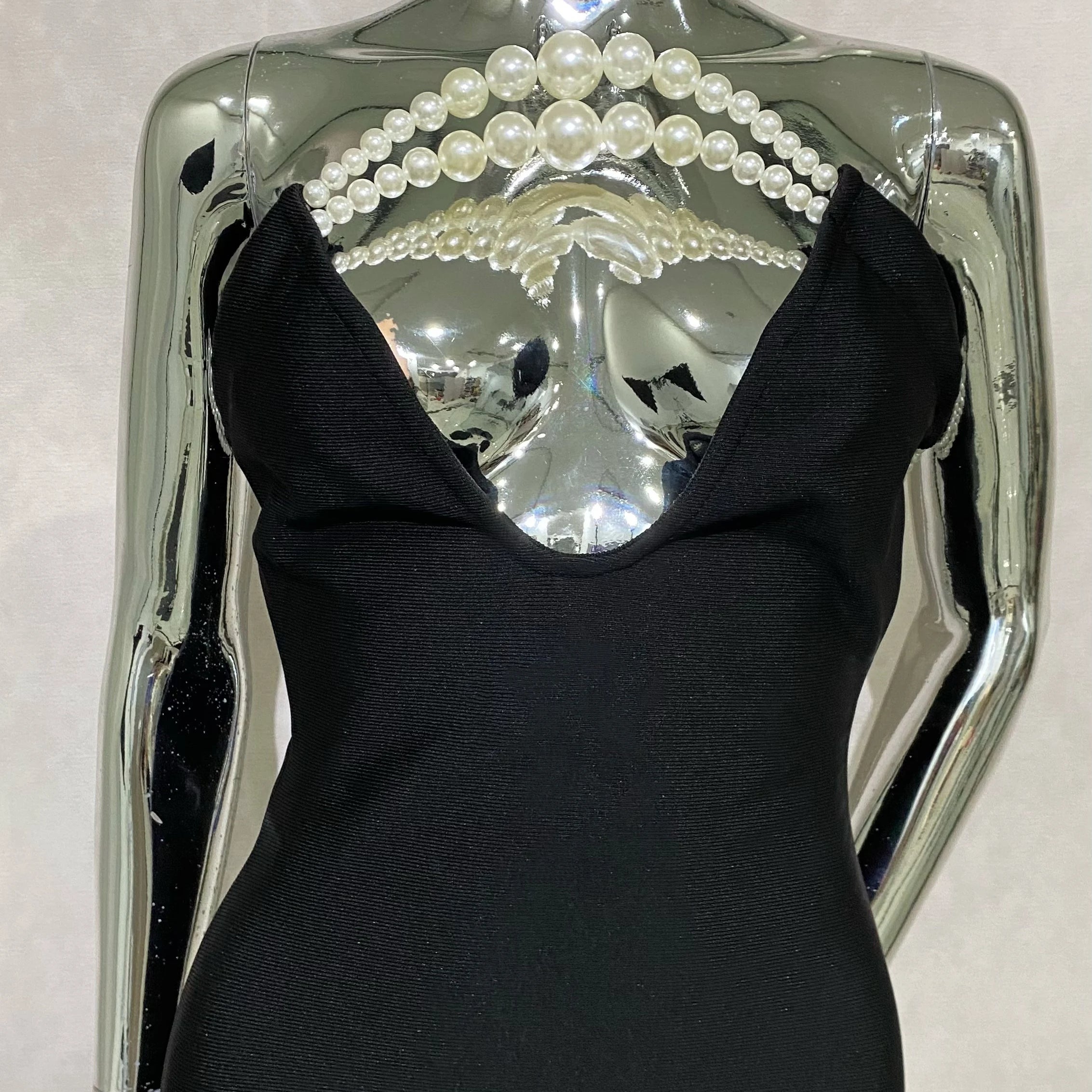 Stereoscopic Pearl Design Sexy V-Neck Package Hips Black Bandage Long Dress Elegant Woman Party Dress Celebrity Benquet Vestido