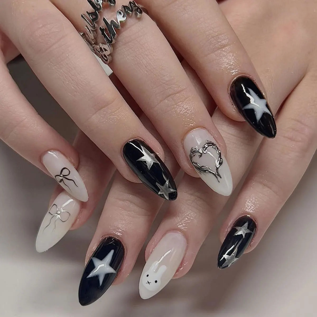 24pcs Gradient Black False Nails Yellow Star Moon Swan Pattern Press On Nails Sweet Cool Bowknots Flower Fake Nail Y2k Manicure